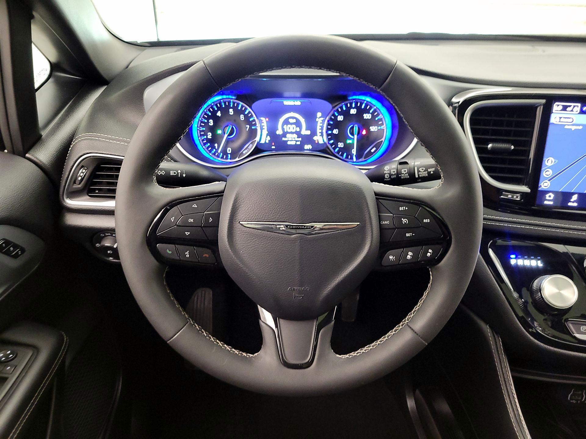 Thumbnail: 2025 Chrysler Pacifica - 10