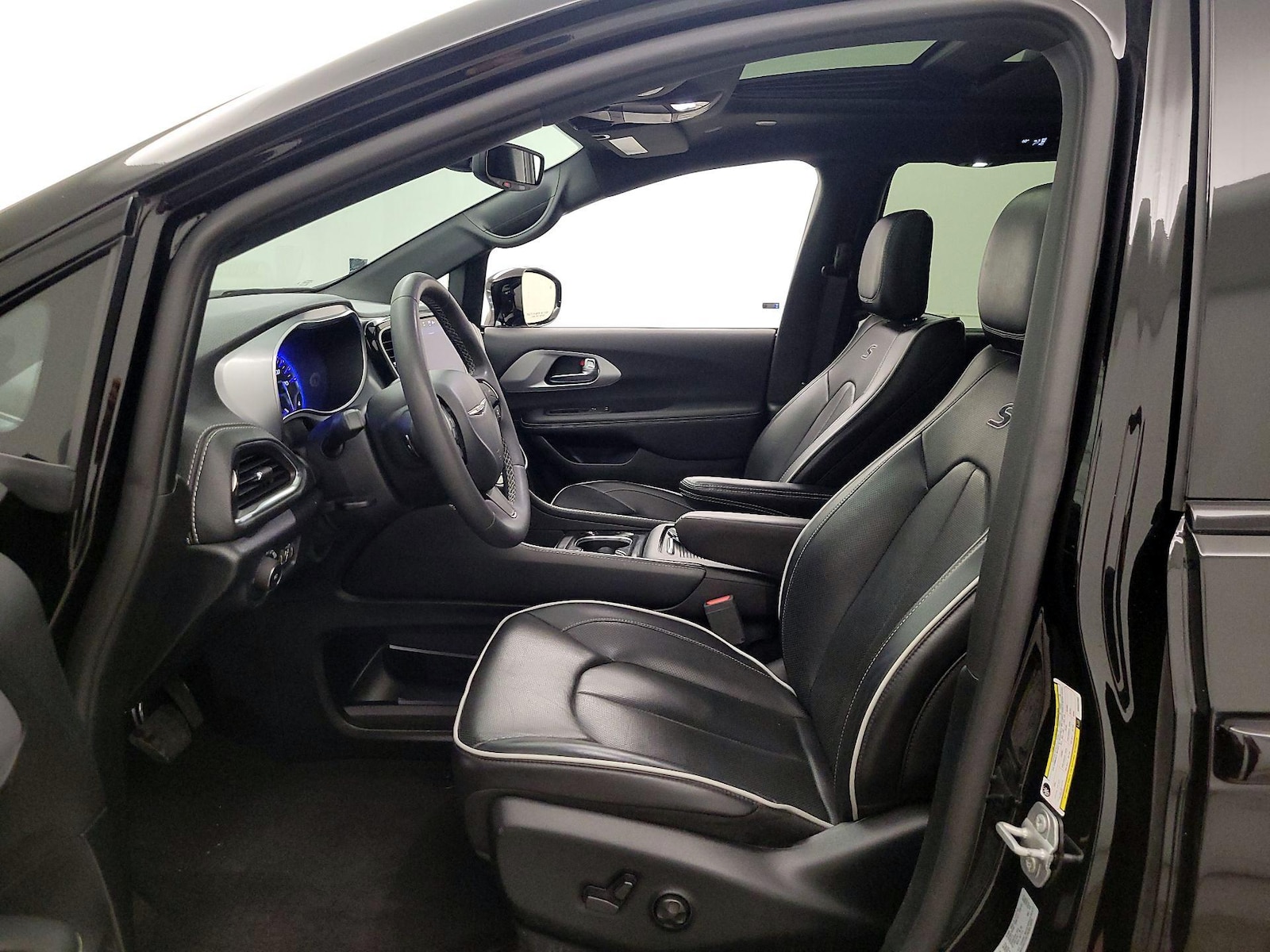 2025 Chrysler Pacifica Limited - Photo 12