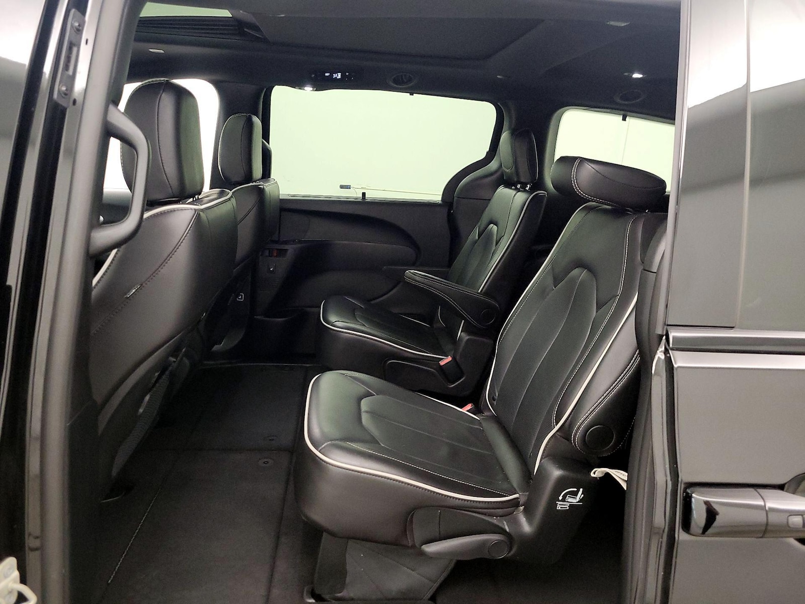 2025 Chrysler Pacifica Limited - Photo 22