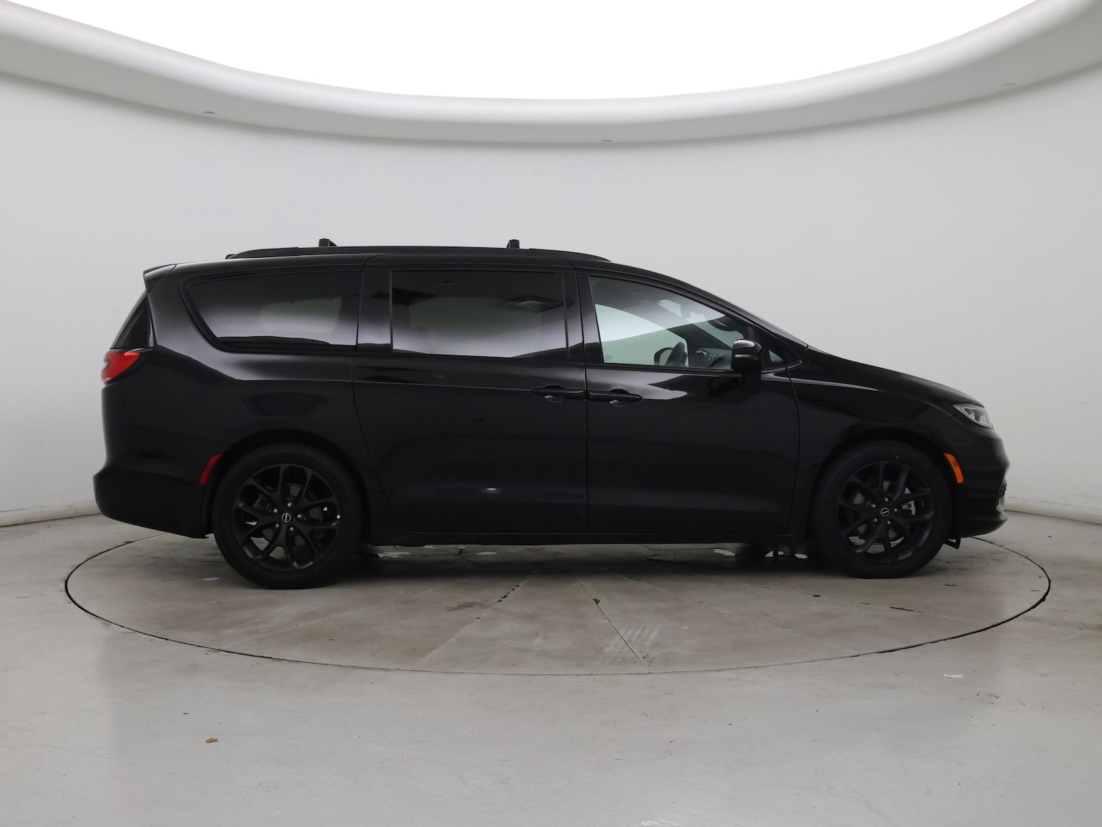 2025 Chrysler Pacifica Limited - Photo 8