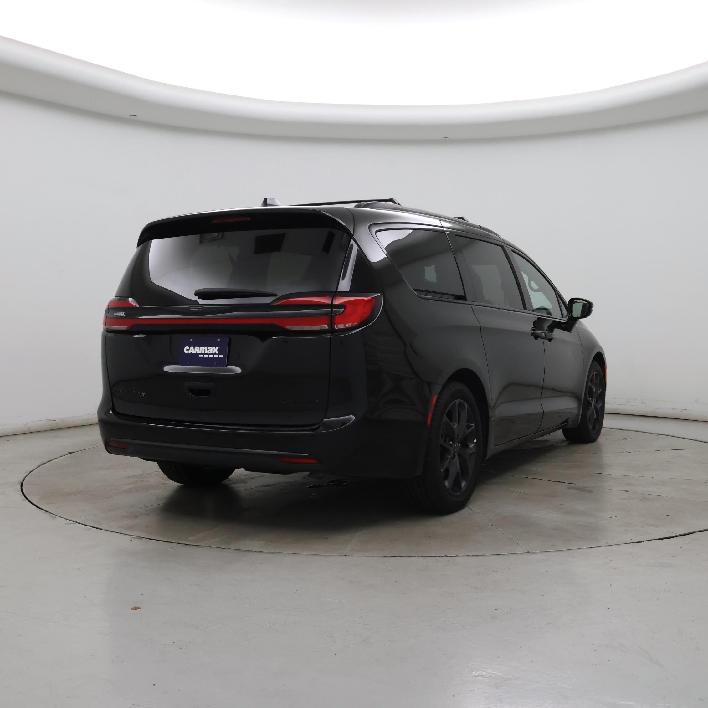 Thumbnail: 2025 Chrysler Pacifica - 8