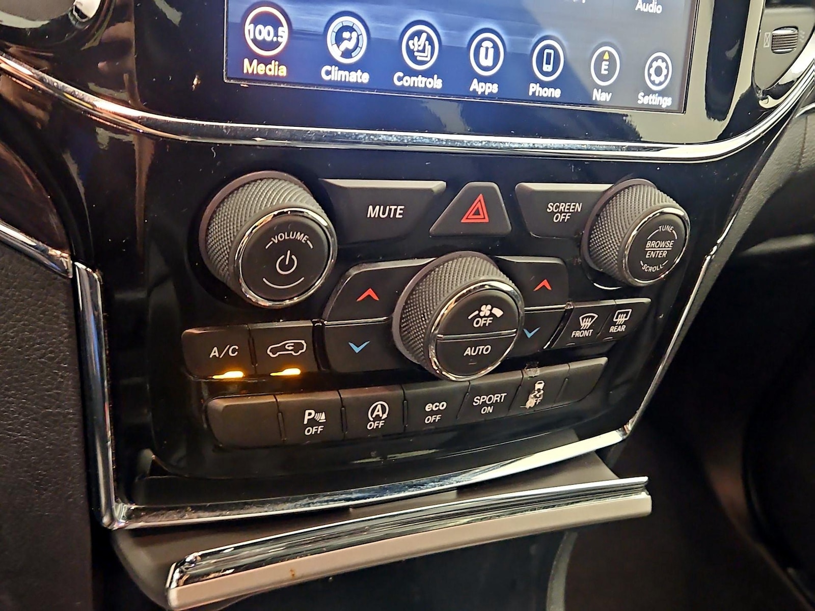 2020 Jeep Grand Cherokee Overland - Photo 18