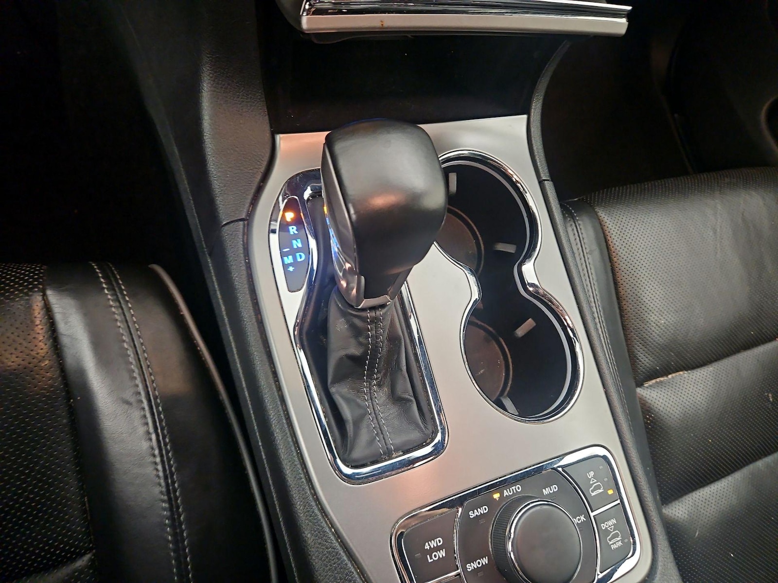 2020 Jeep Grand Cherokee Overland - Photo 19