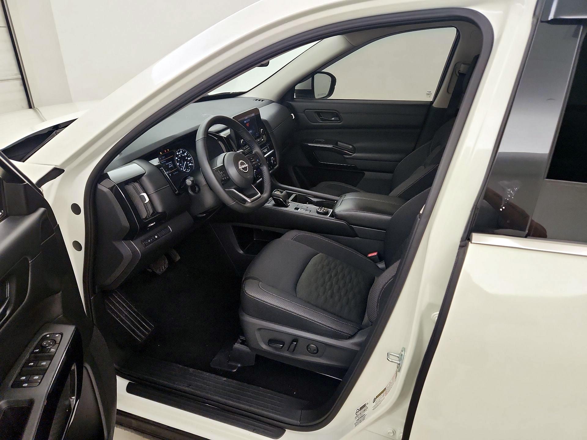 Thumbnail: 2024 Nissan Pathfinder - 11