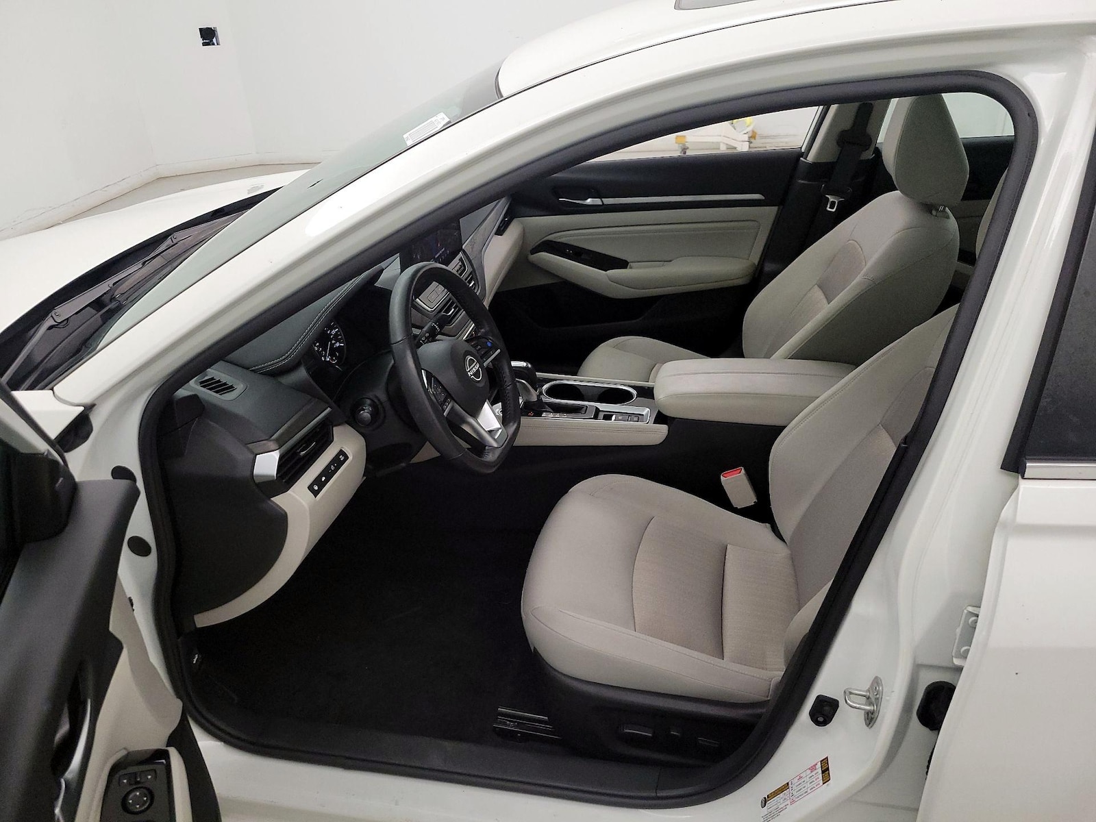 2023 Nissan Altima SV - Photo 12