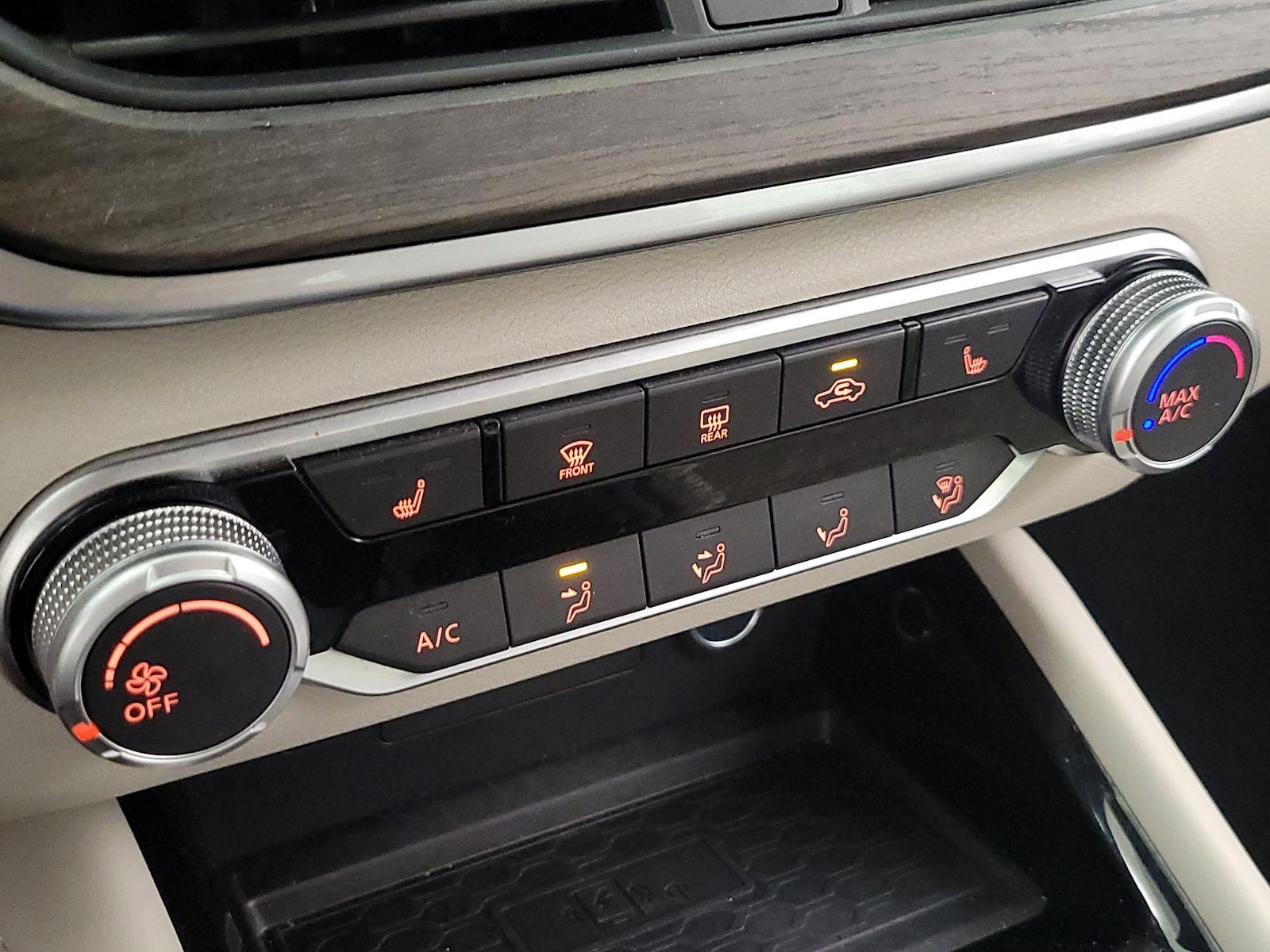 2023 Nissan Altima SV - Photo 18