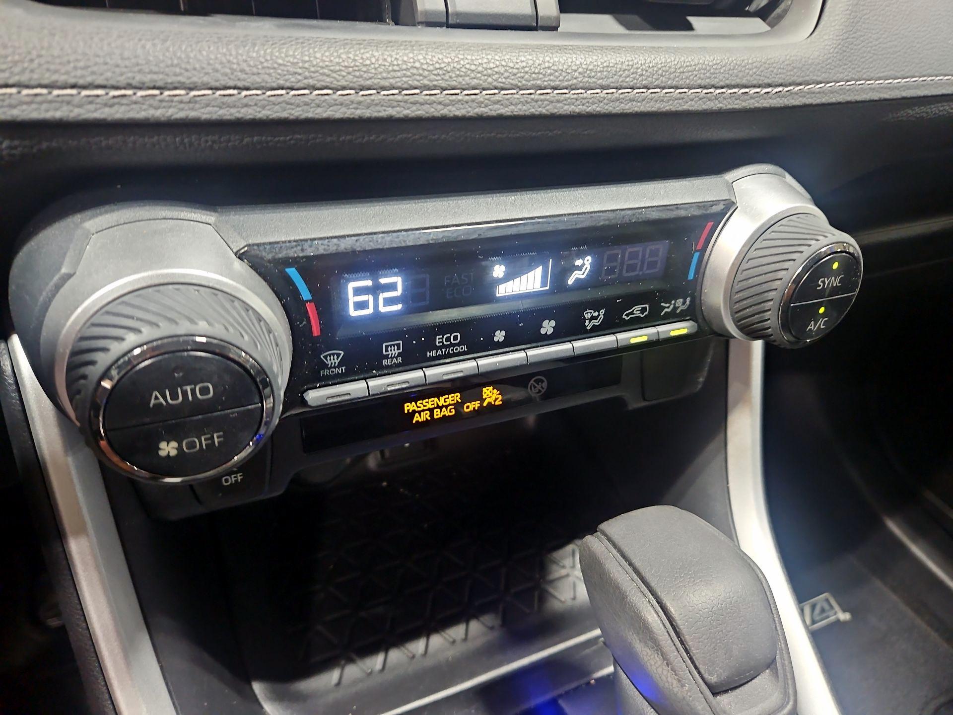Thumbnail: 2021 Toyota RAV4 - 15