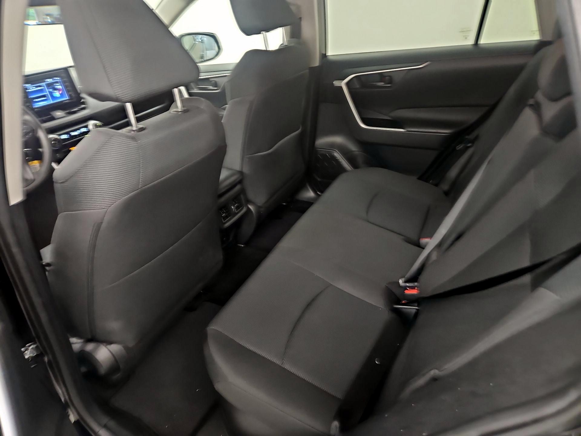 Thumbnail: 2021 Toyota RAV4 - 18