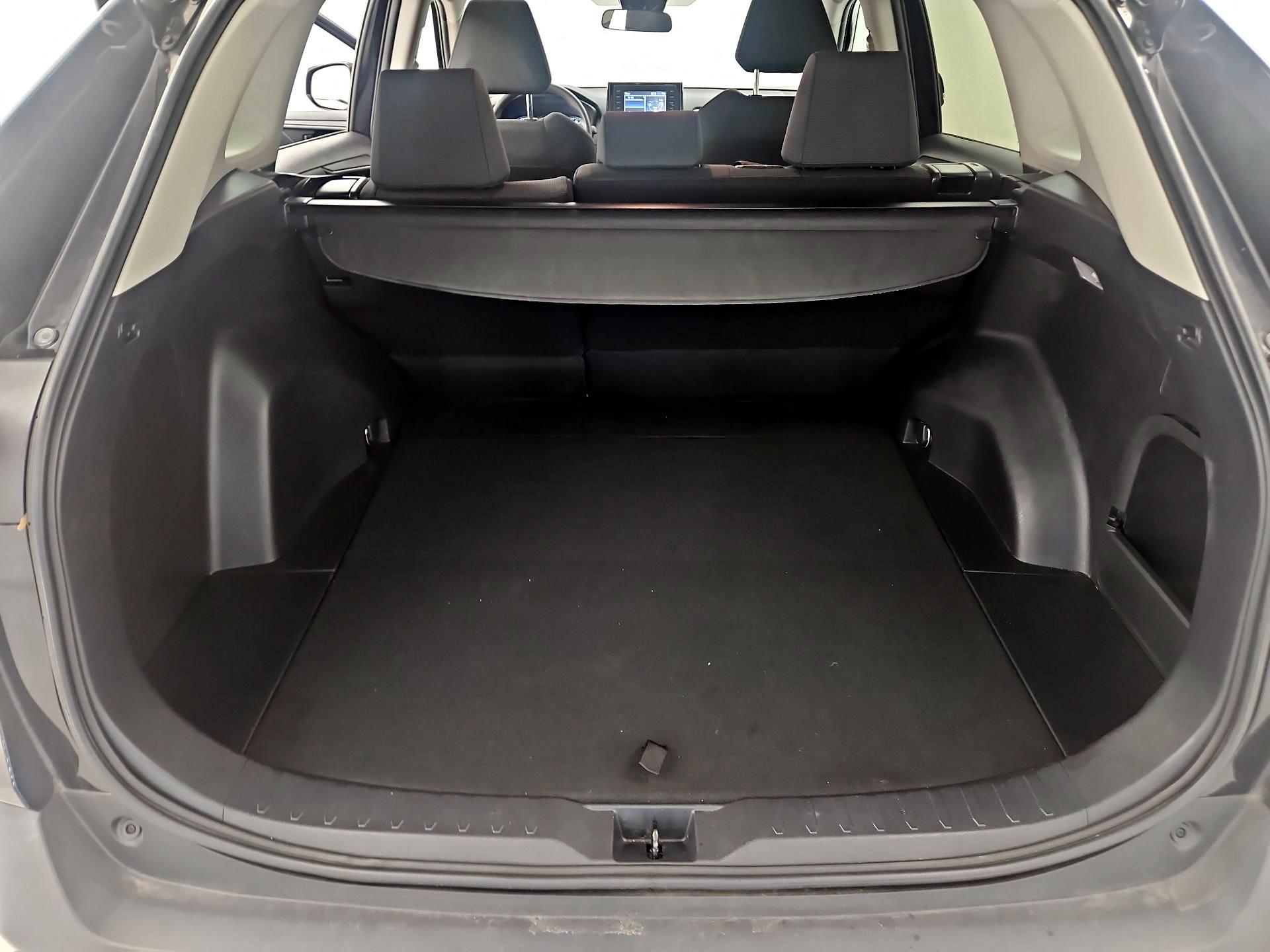 Thumbnail: 2021 Toyota RAV4 - 19