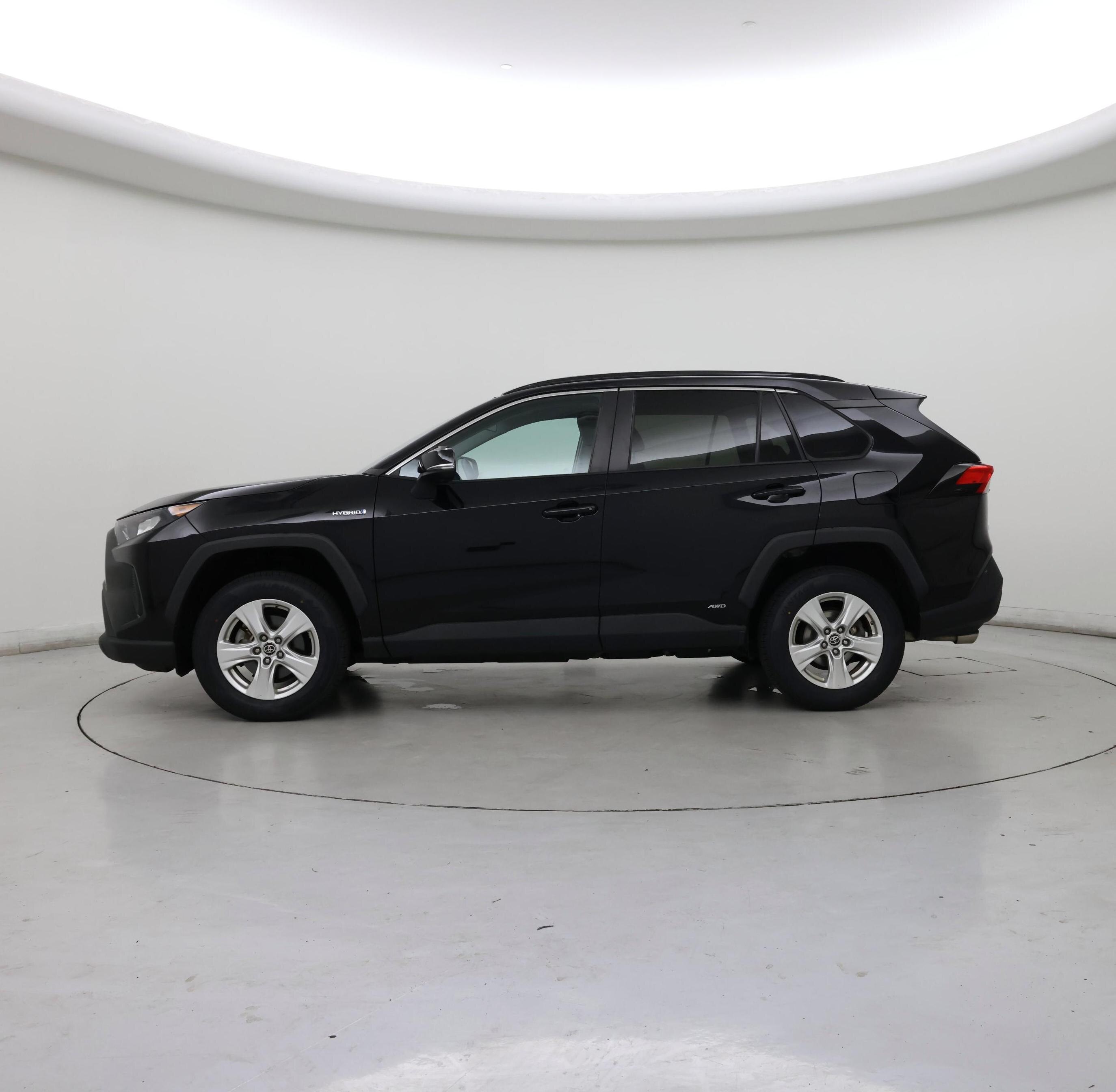Thumbnail: 2021 Toyota RAV4 - 3