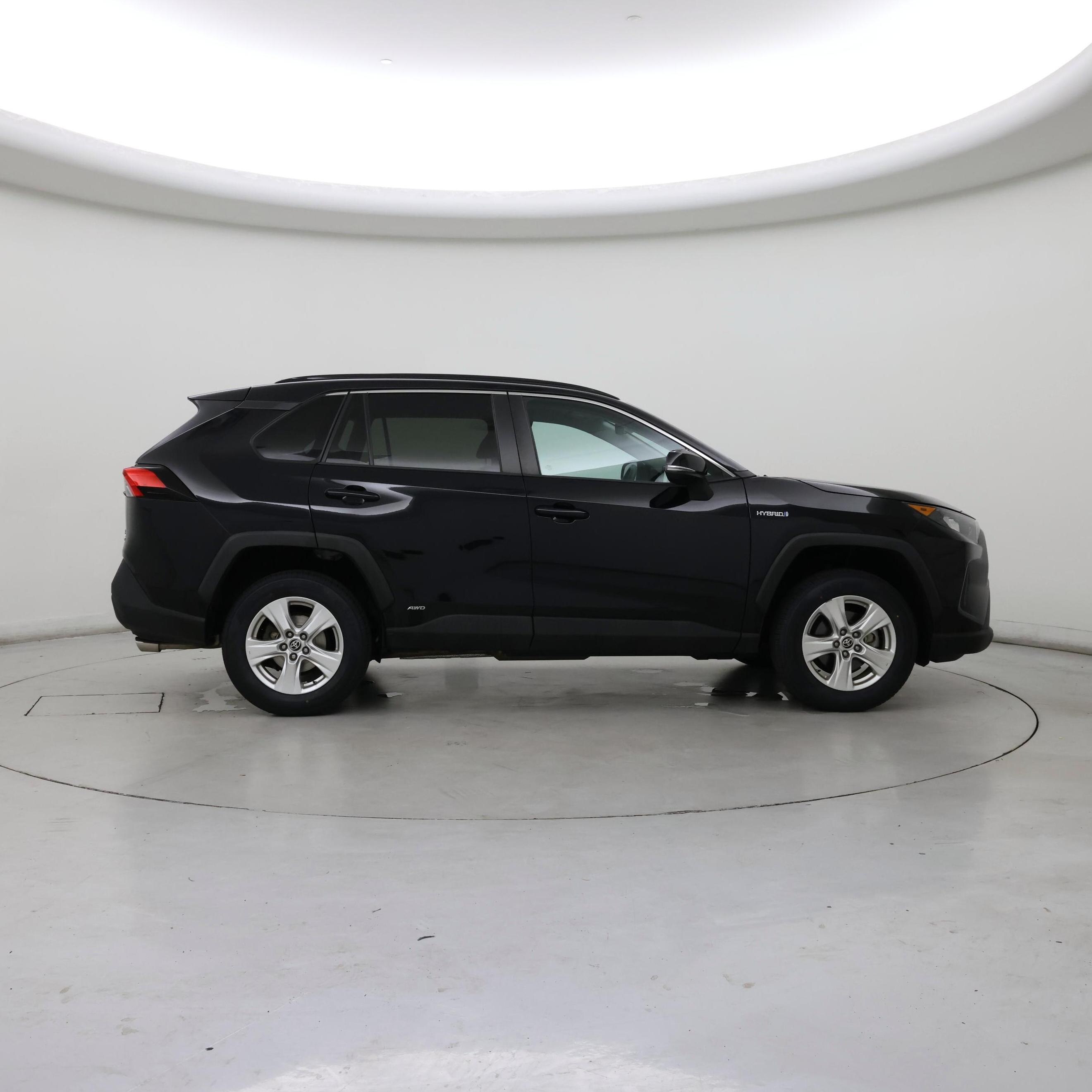 Thumbnail: 2021 Toyota RAV4 - 7
