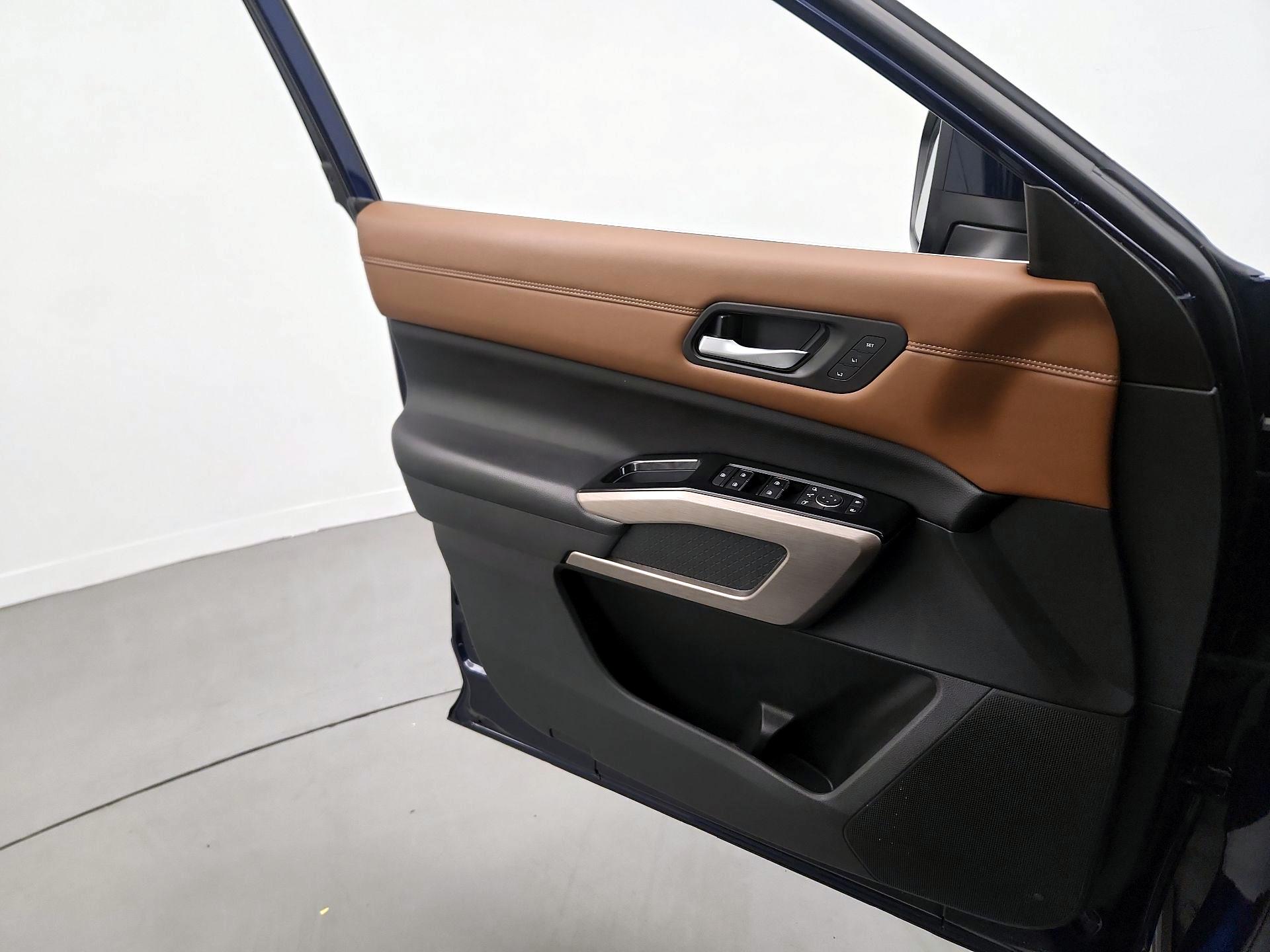 Thumbnail: 2023 Nissan Pathfinder - 12