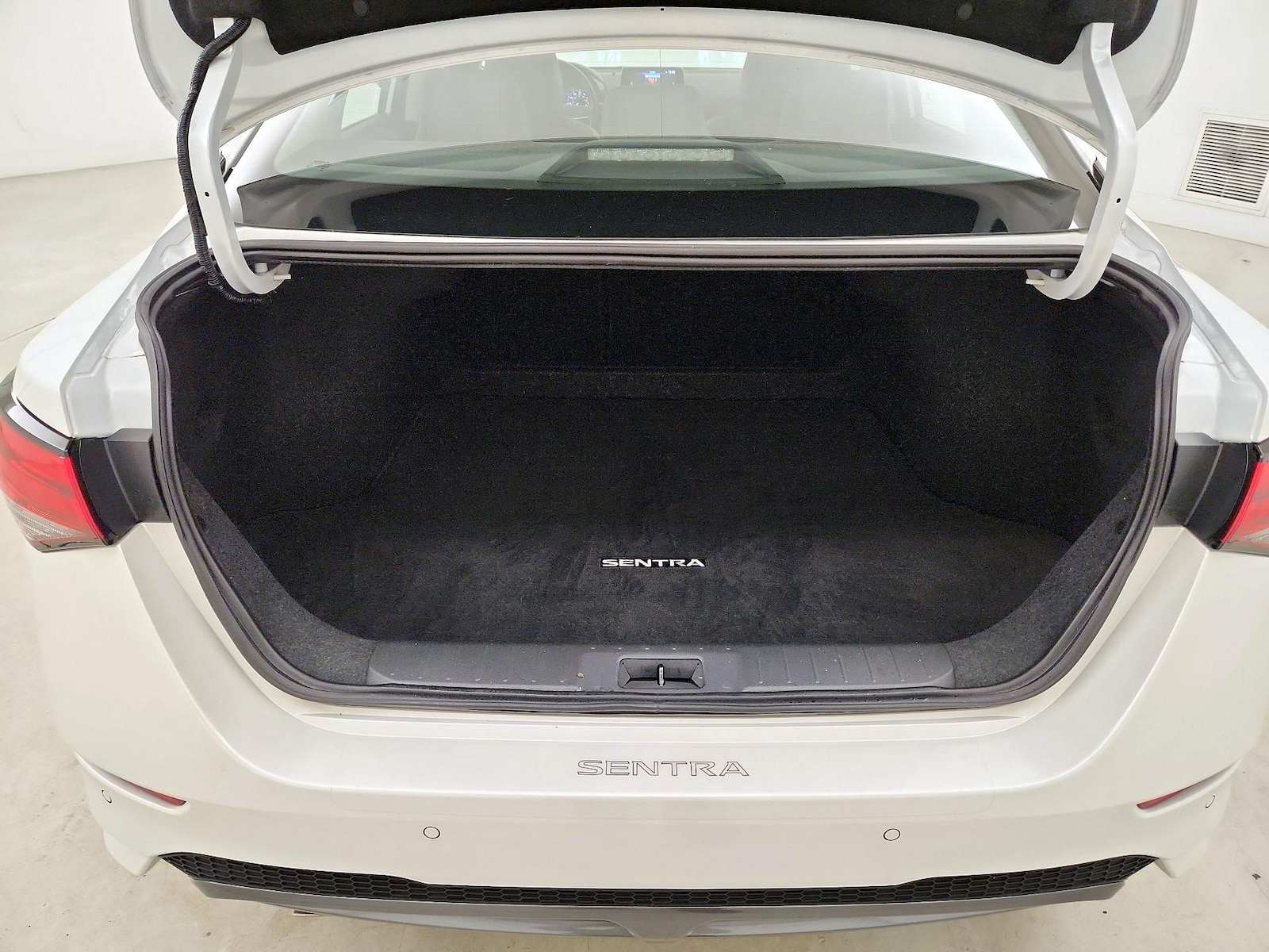 2023 Nissan Sentra SR - Photo 22