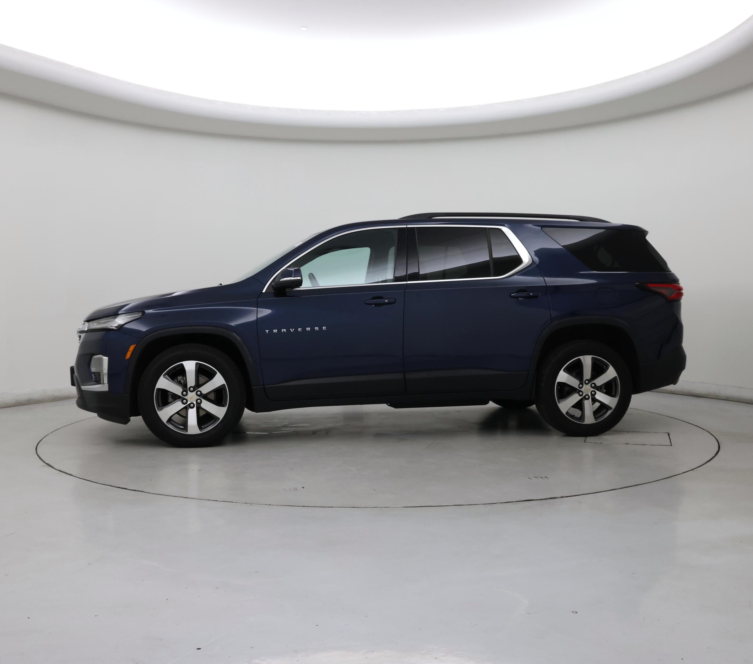 Thumbnail: 2022 Chevrolet Traverse - 3