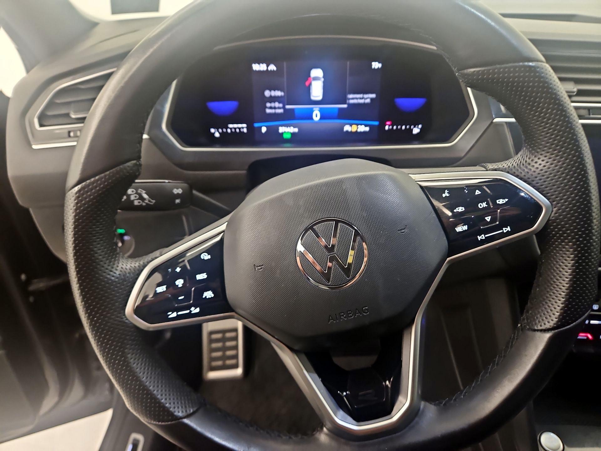 Thumbnail: 2022 Volkswagen Tiguan - 10