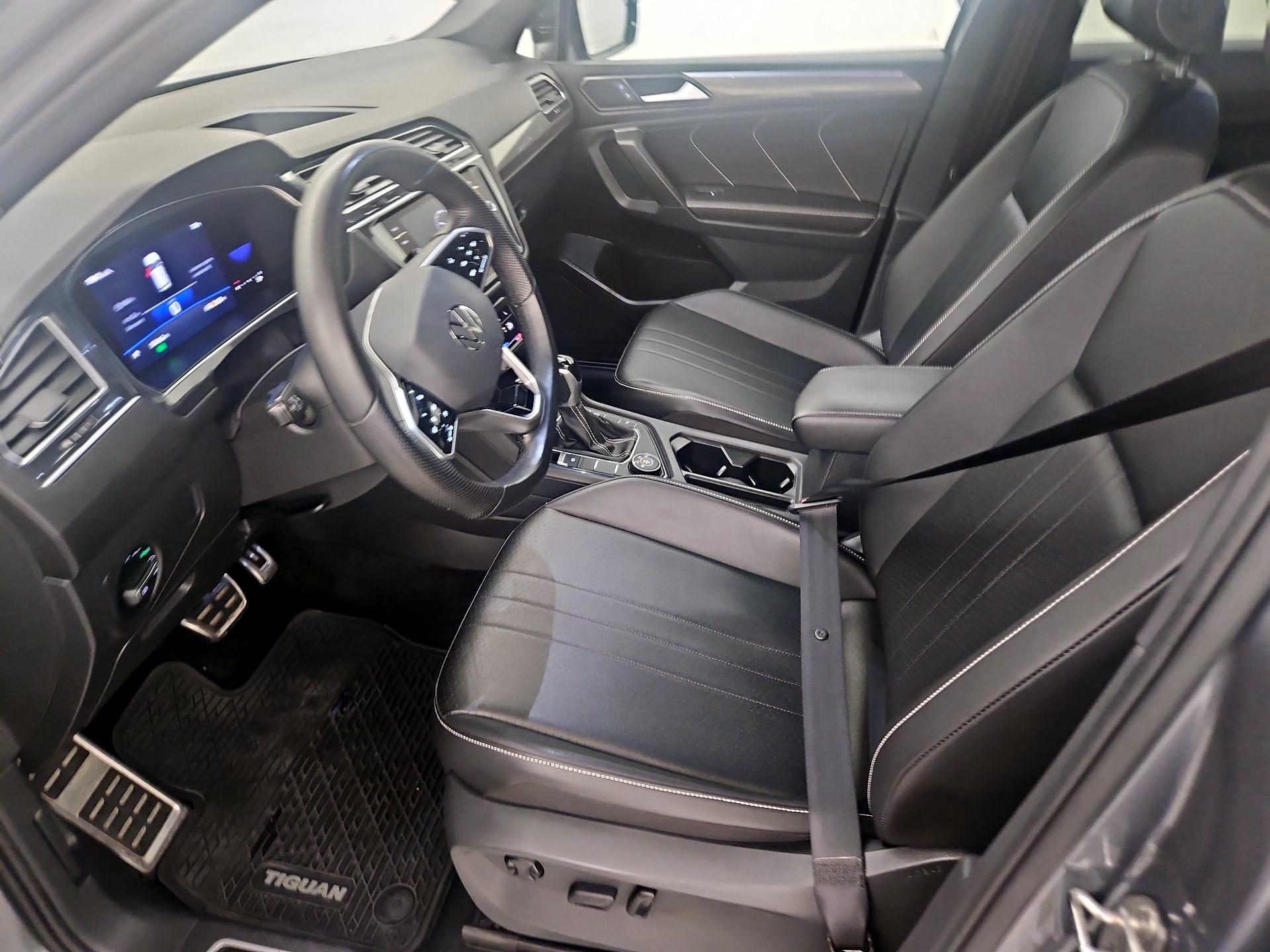 Thumbnail: 2022 Volkswagen Tiguan - 11