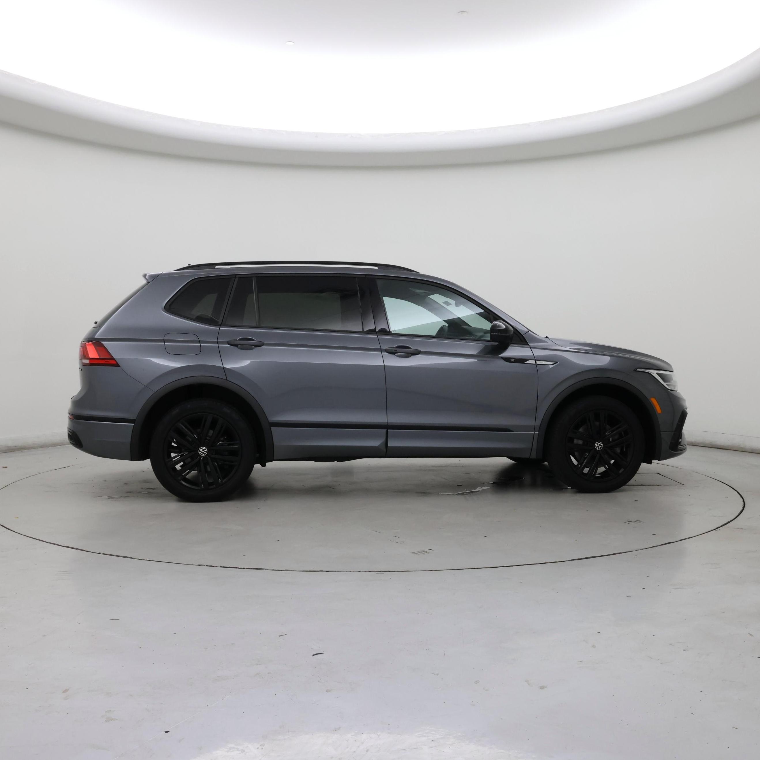 Thumbnail: 2022 Volkswagen Tiguan - 7