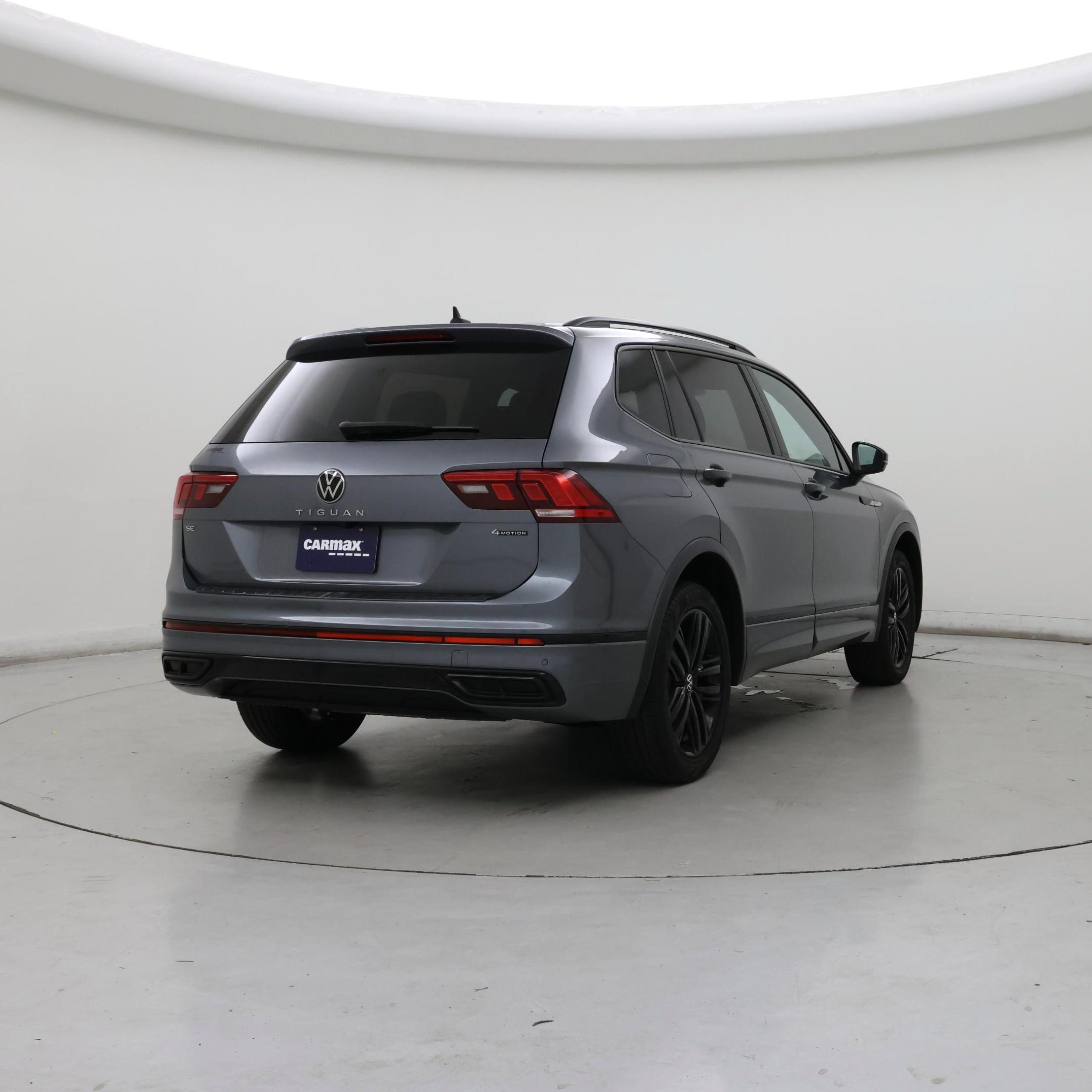 Thumbnail: 2022 Volkswagen Tiguan - 8