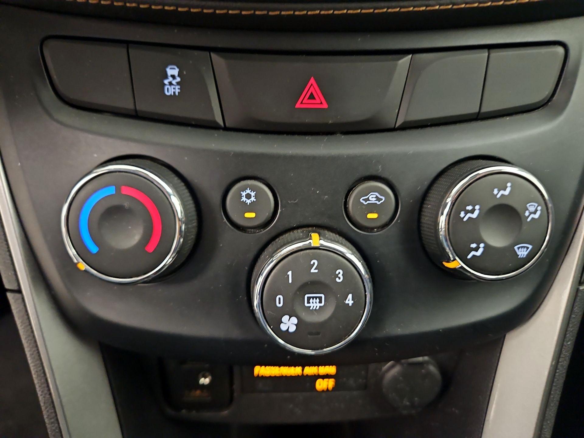 Thumbnail: 2020 Chevrolet Trax - 17