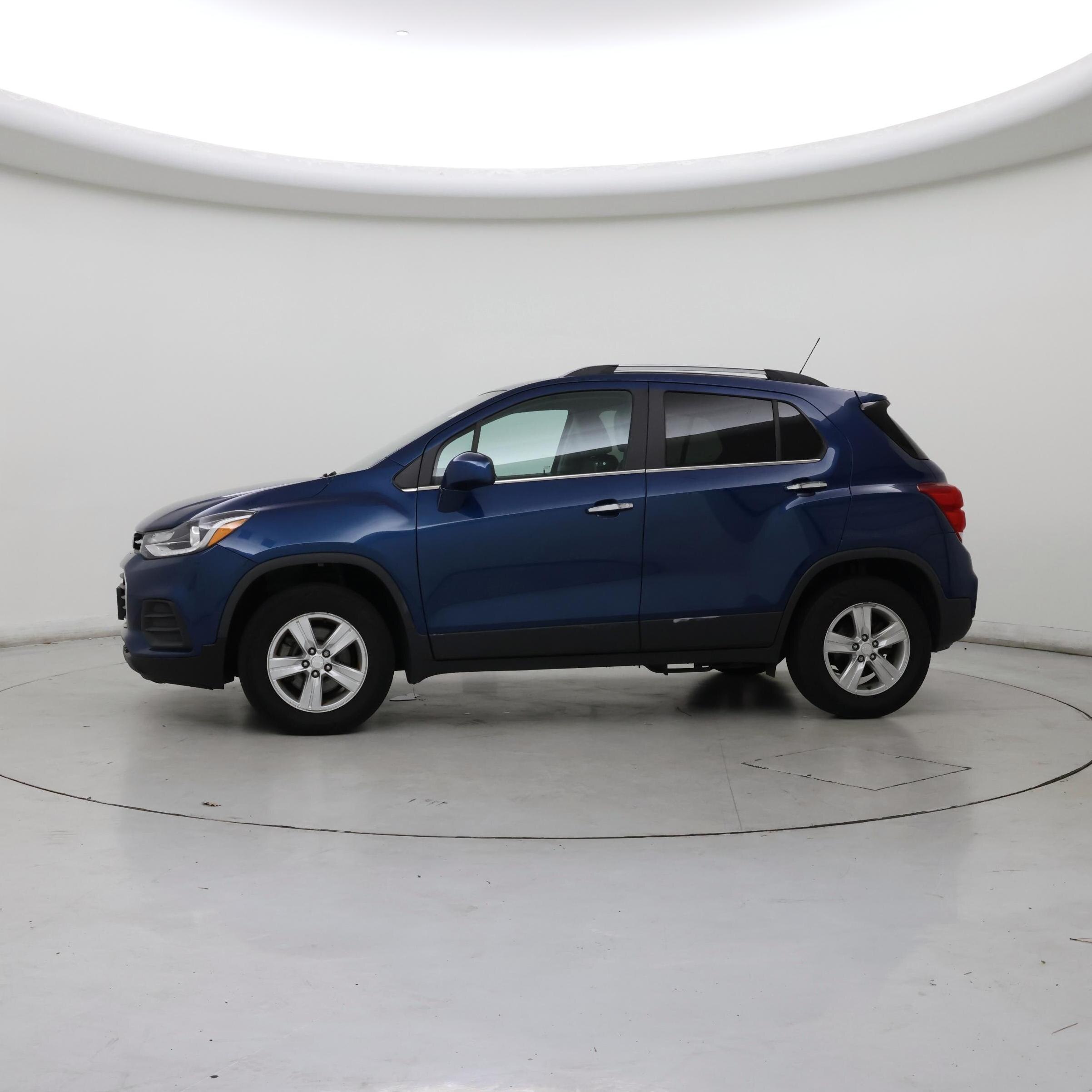 Thumbnail: 2020 Chevrolet Trax - 3