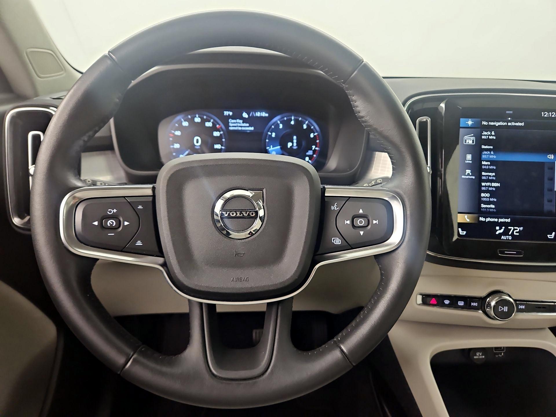 Thumbnail: 2021 Volvo XC40 - 10