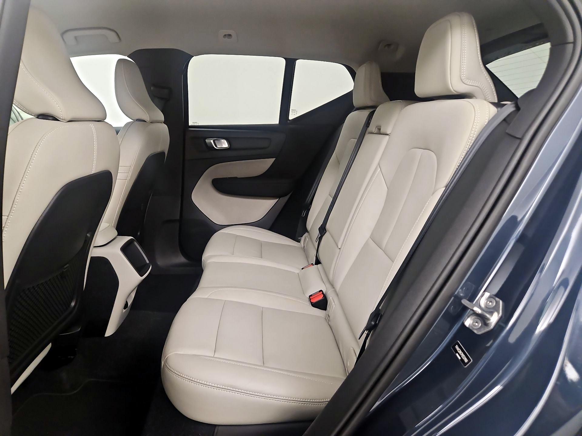 Thumbnail: 2021 Volvo XC40 - 19