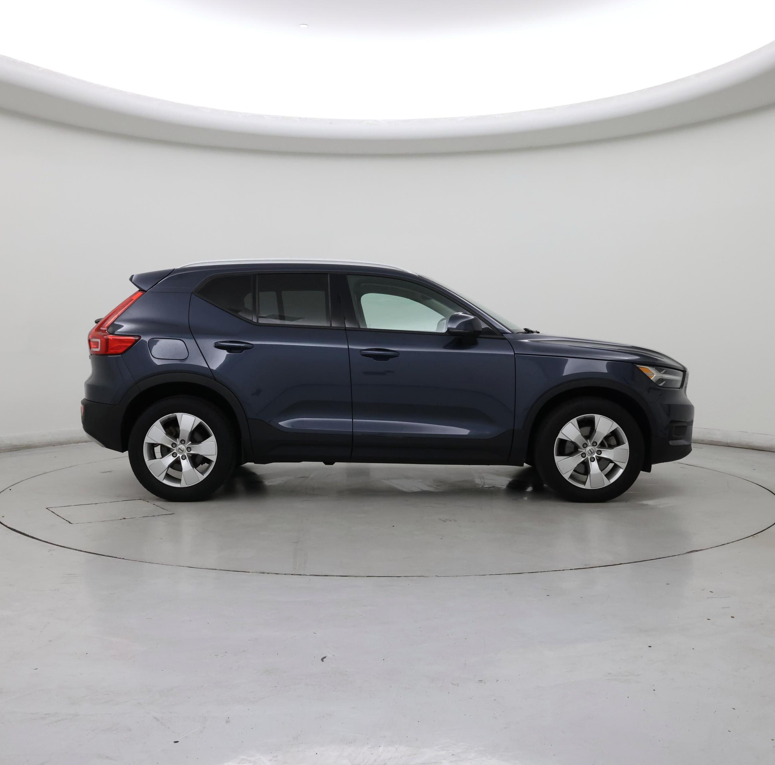 Thumbnail: 2021 Volvo XC40 - 7