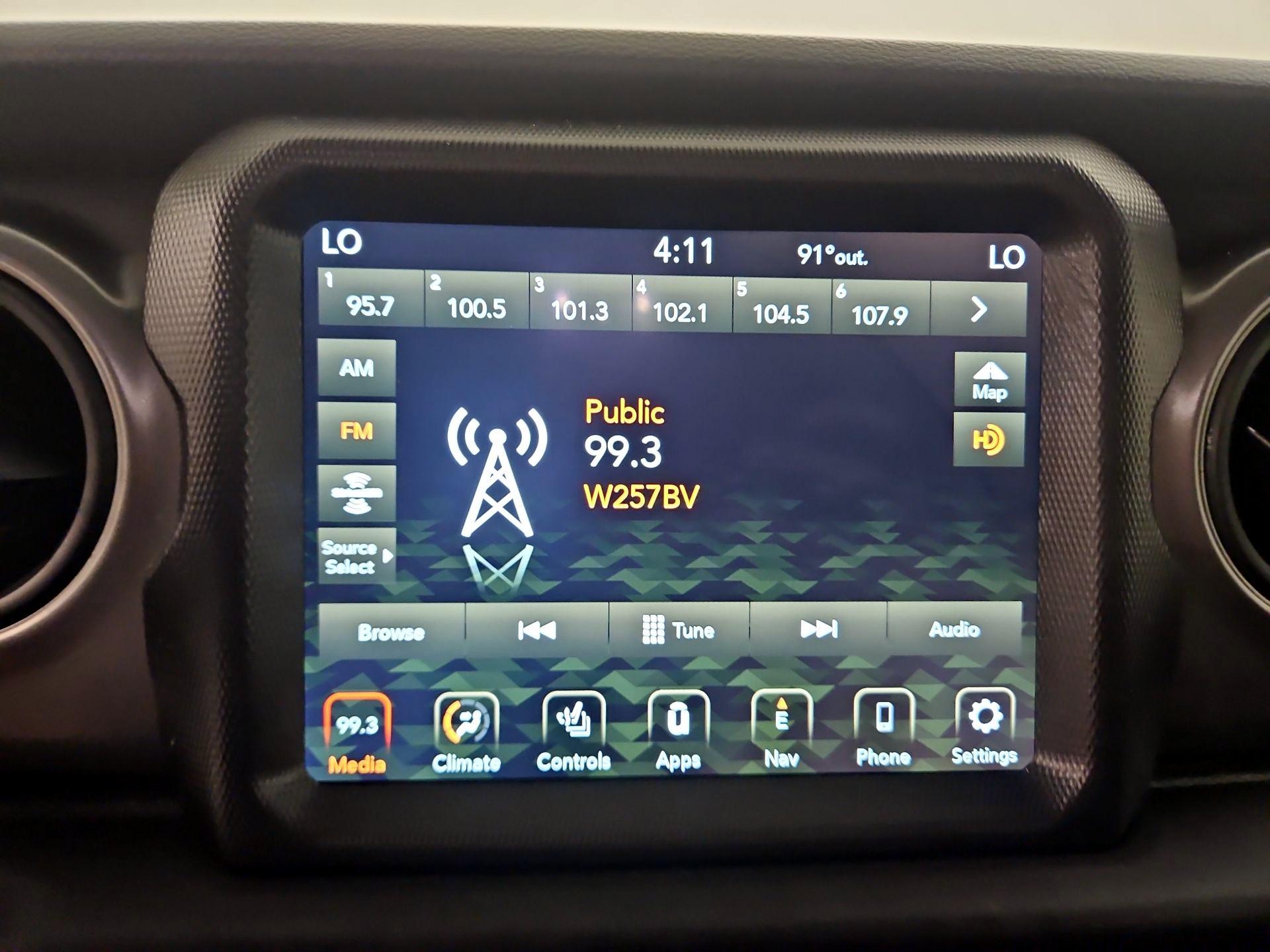 Thumbnail: 2022 Jeep Wrangler - 16