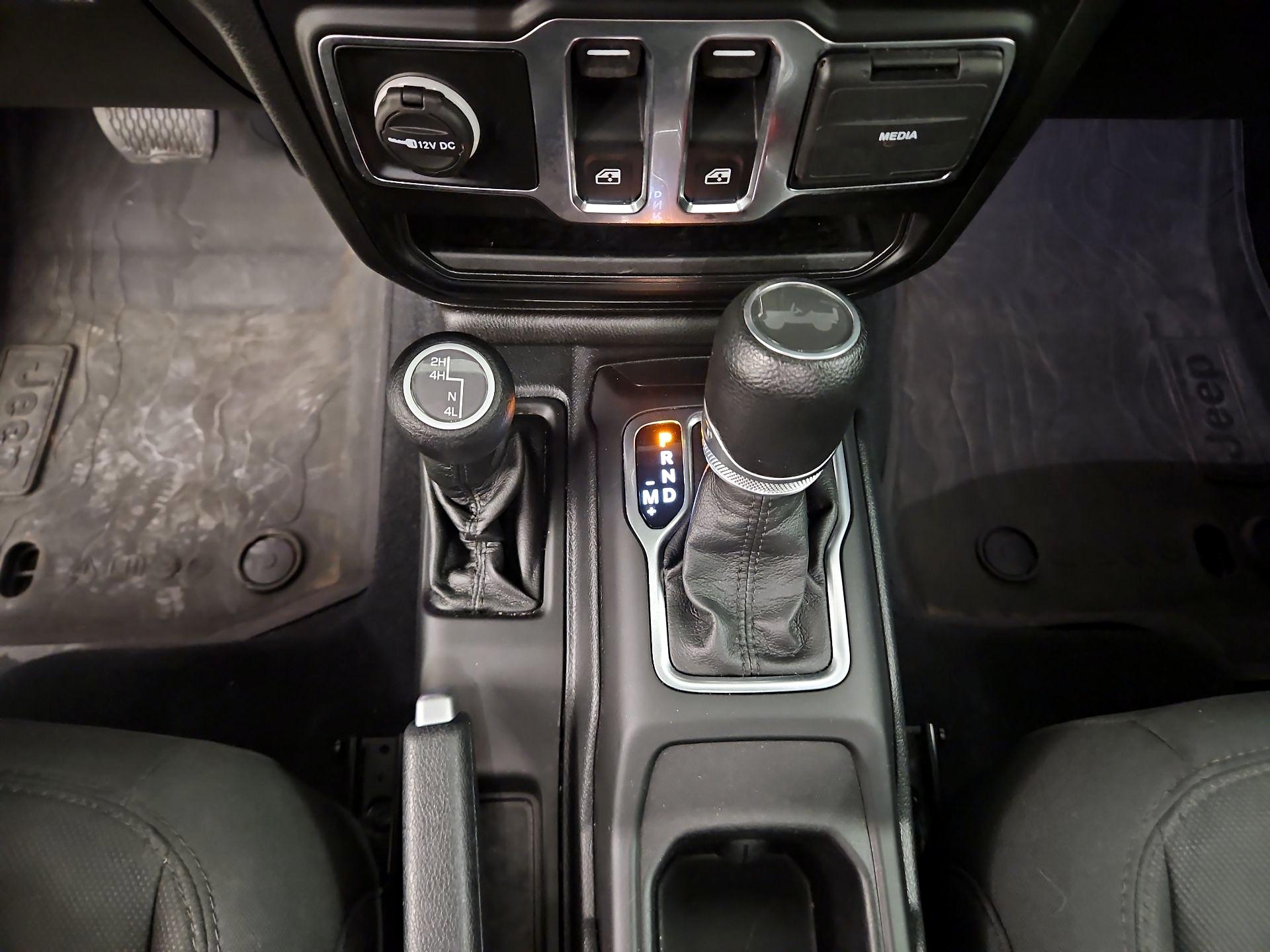 Thumbnail: 2022 Jeep Wrangler - 18