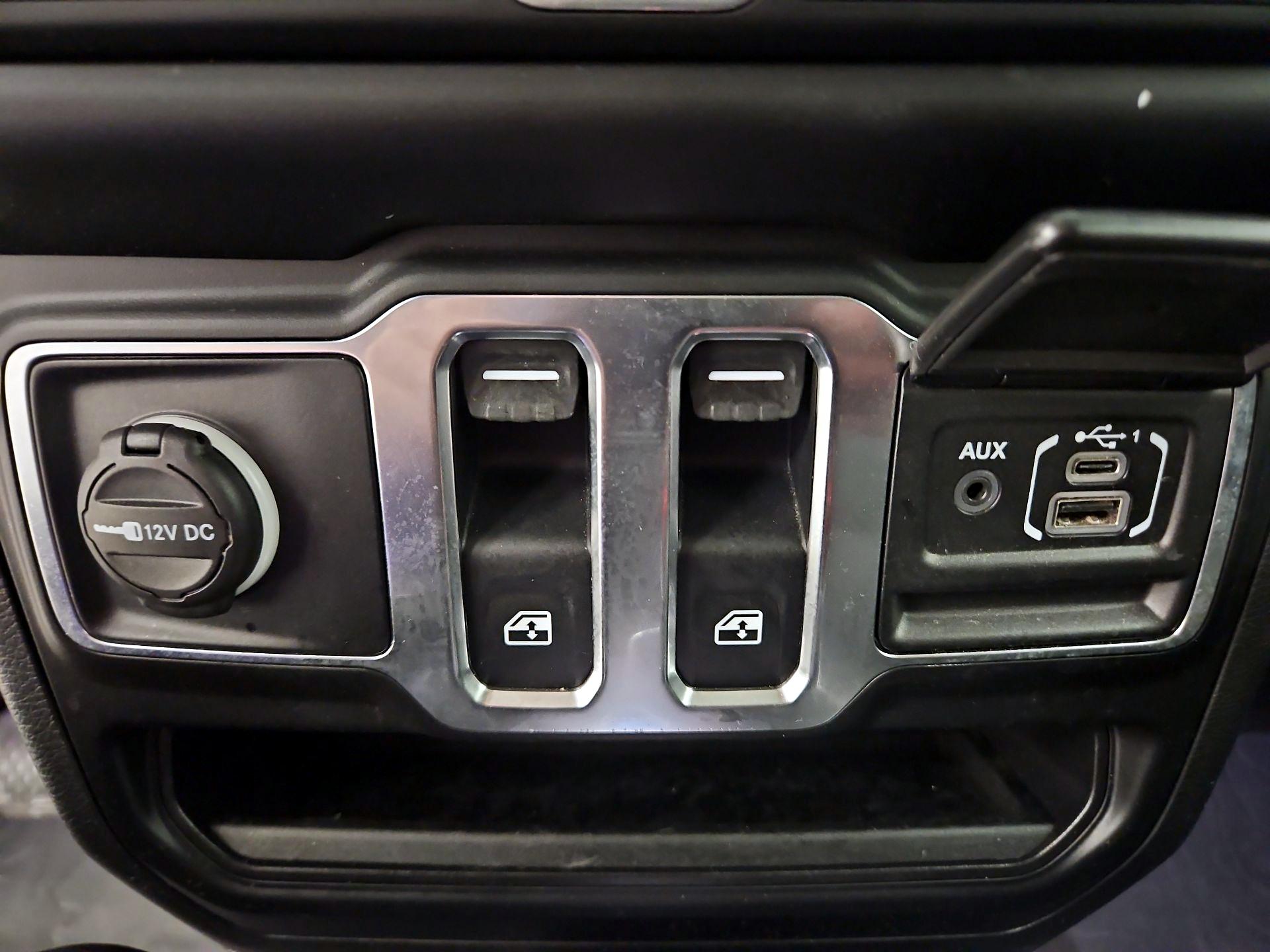 Thumbnail: 2022 Jeep Wrangler - 19
