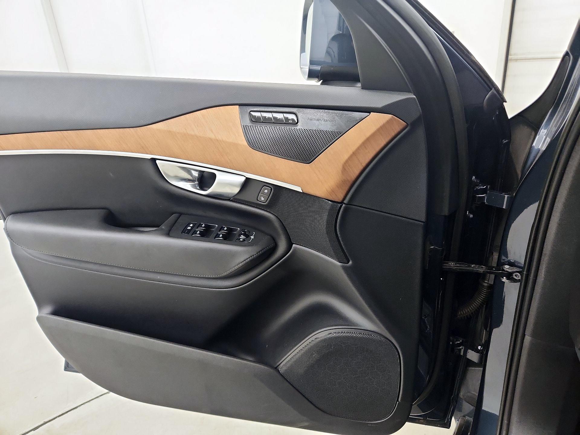Thumbnail: 2023 Volvo XC90 - 12