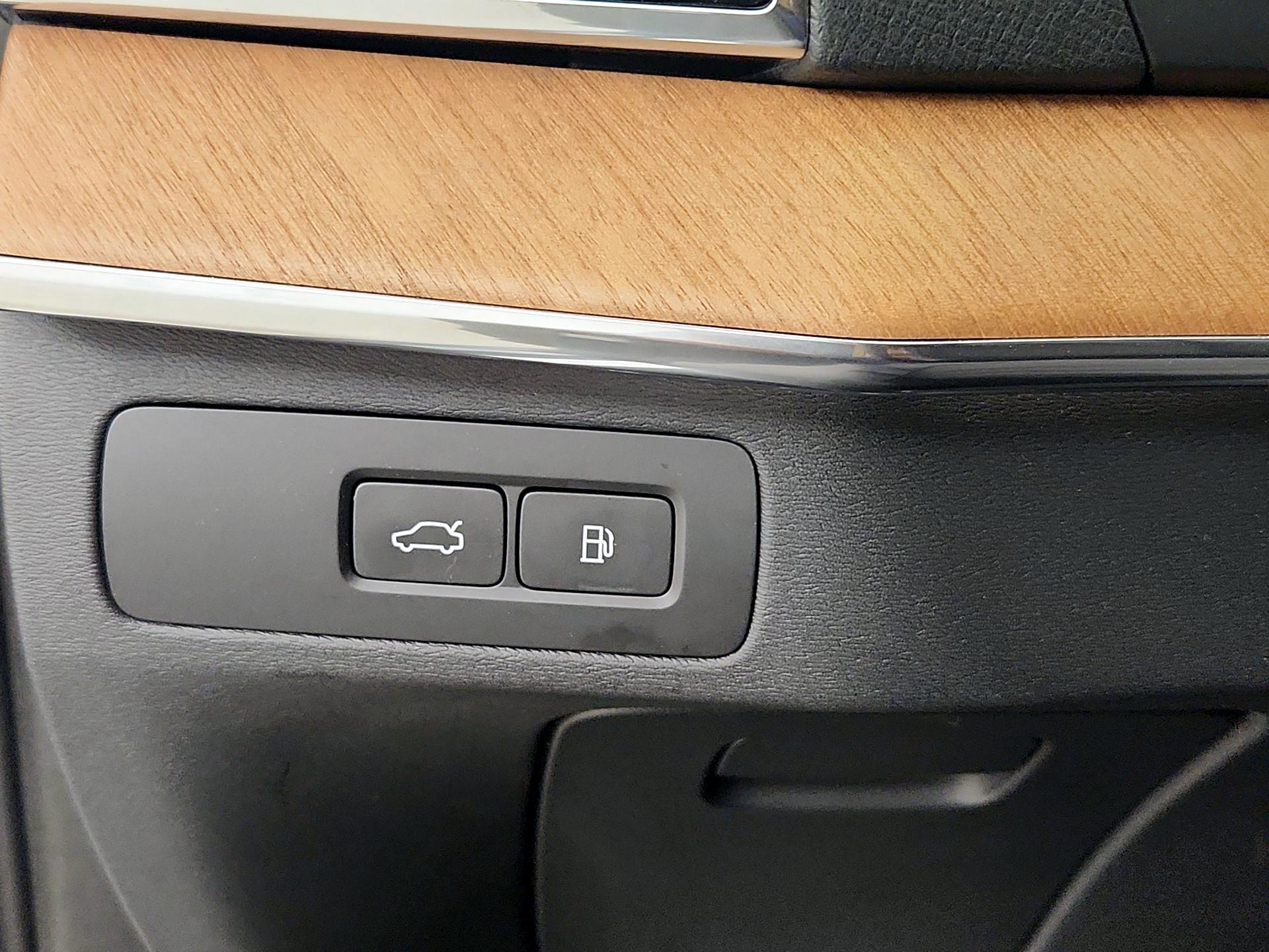 Thumbnail: 2023 Volvo XC90 - 13
