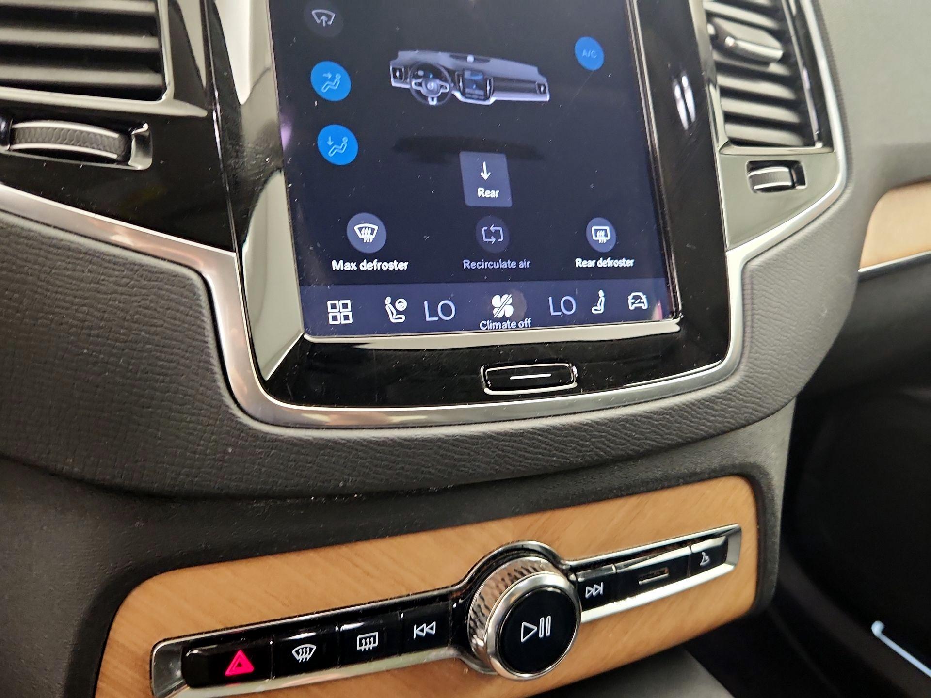 Thumbnail: 2023 Volvo XC90 - 16