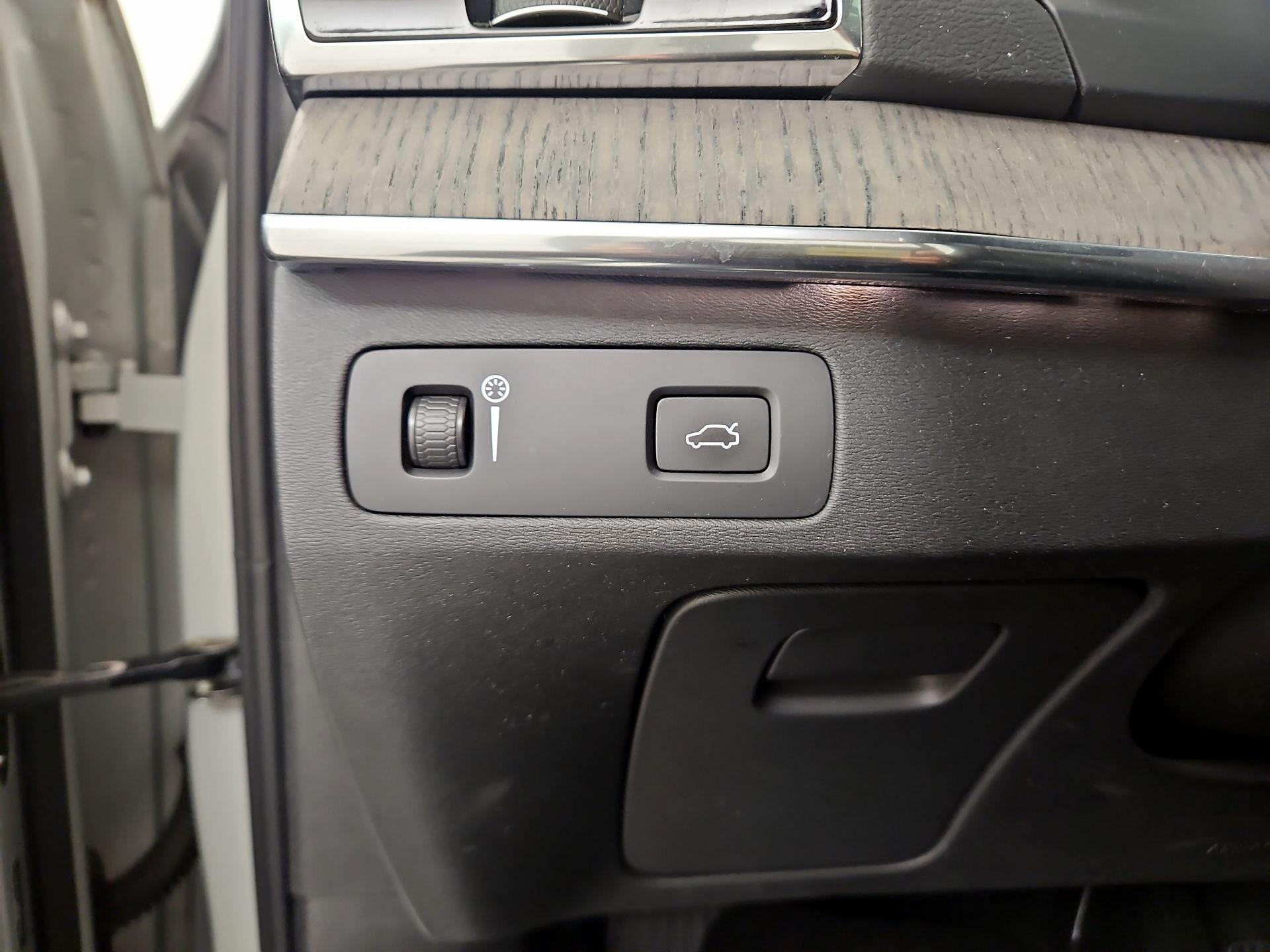 Thumbnail: 2022 Volvo XC90 - 13