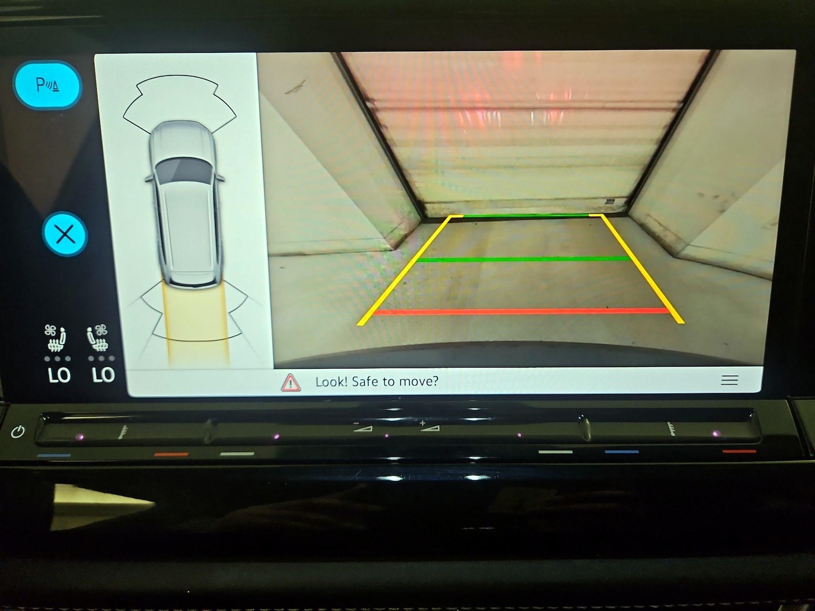 2024 Volkswagen Atlas SE w/Tech - Photo 15