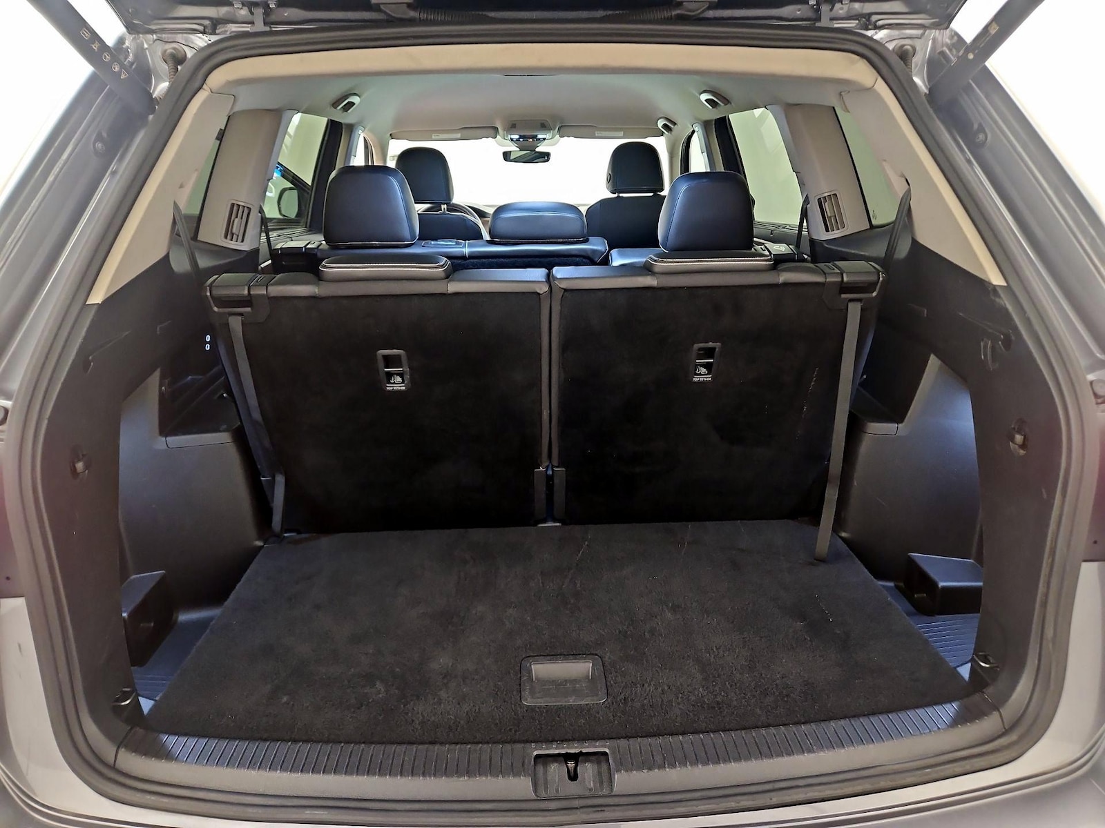 2024 Volkswagen Atlas SE w/Tech - Photo 22