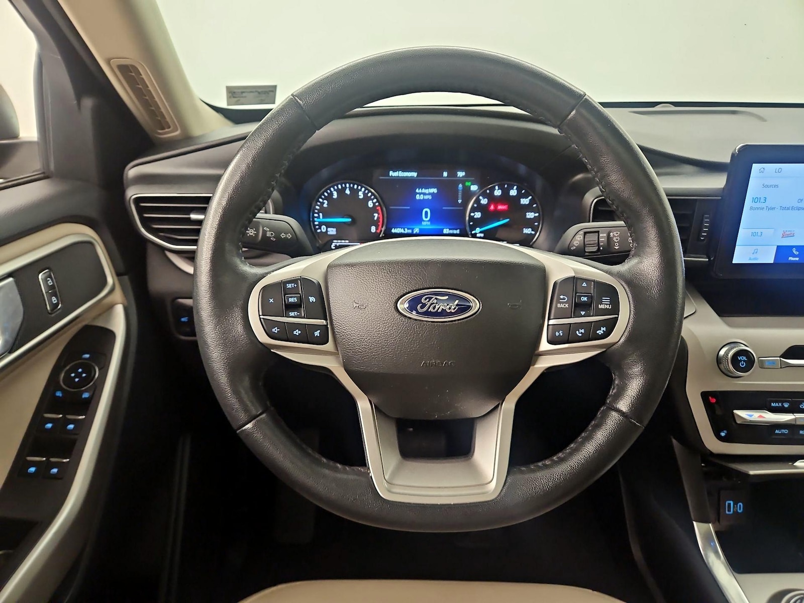 2023 Ford Explorer XLT - Photo 11