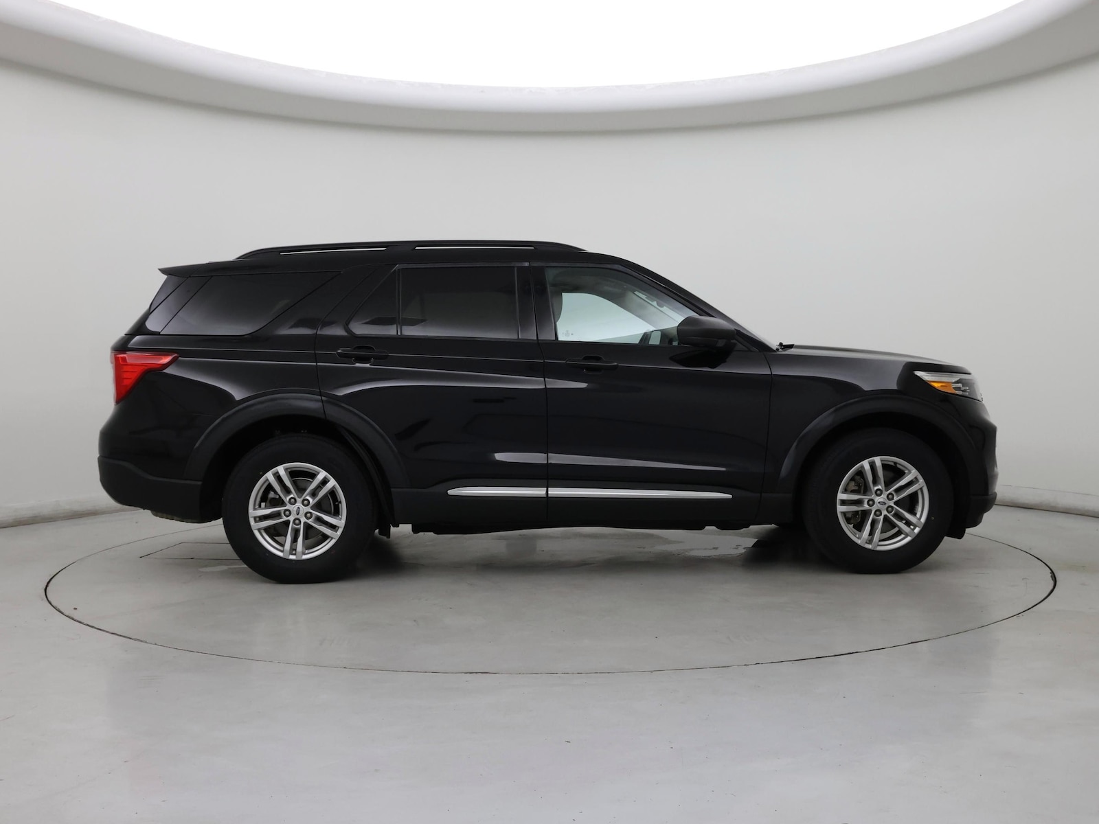 2023 Ford Explorer XLT - Photo 8
