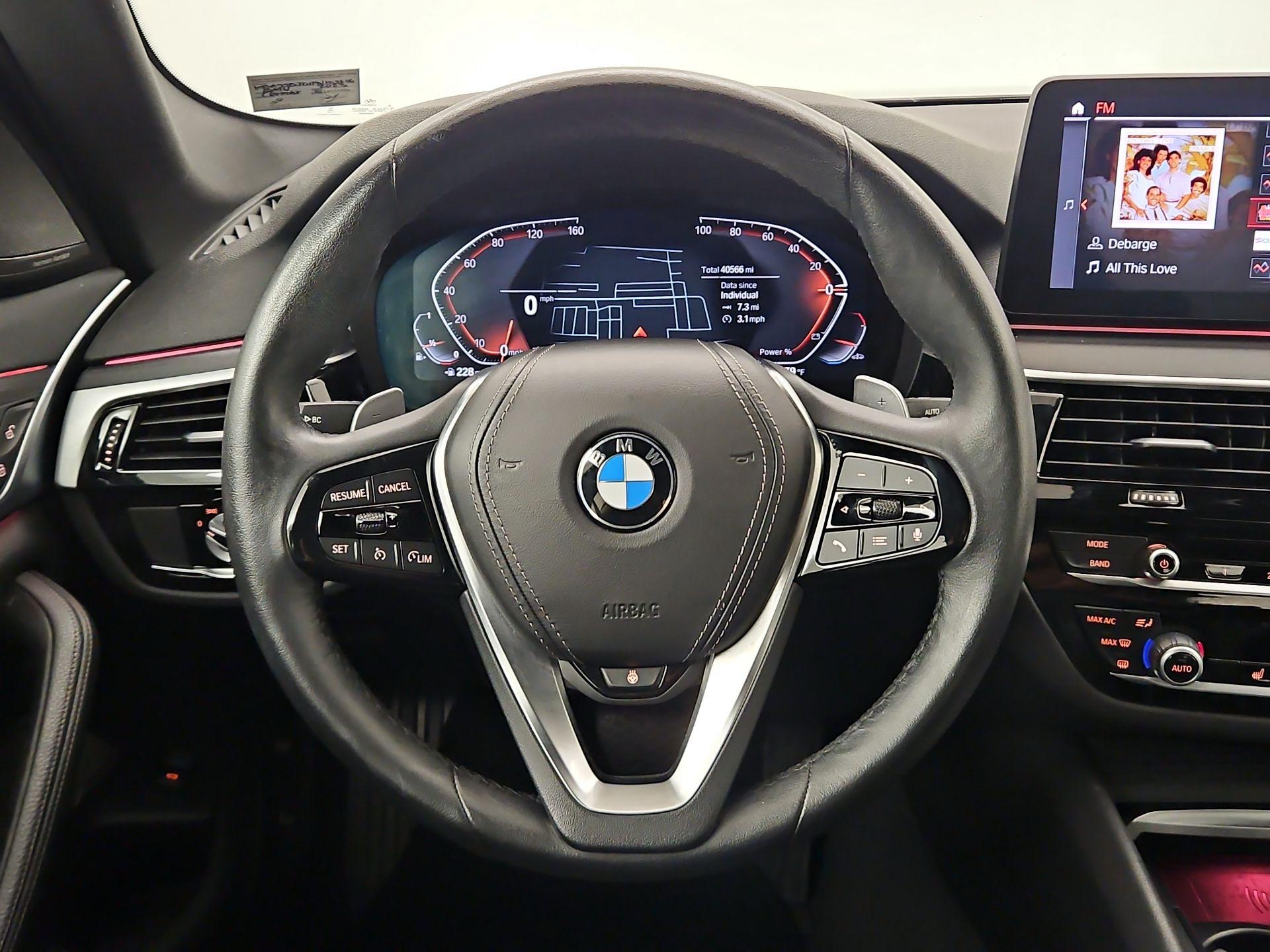 Thumbnail: 2023 BMW 5 Series - 10