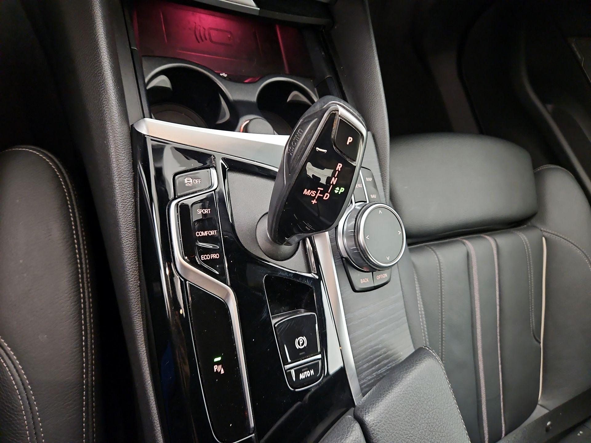Thumbnail: 2023 BMW 5 Series - 18