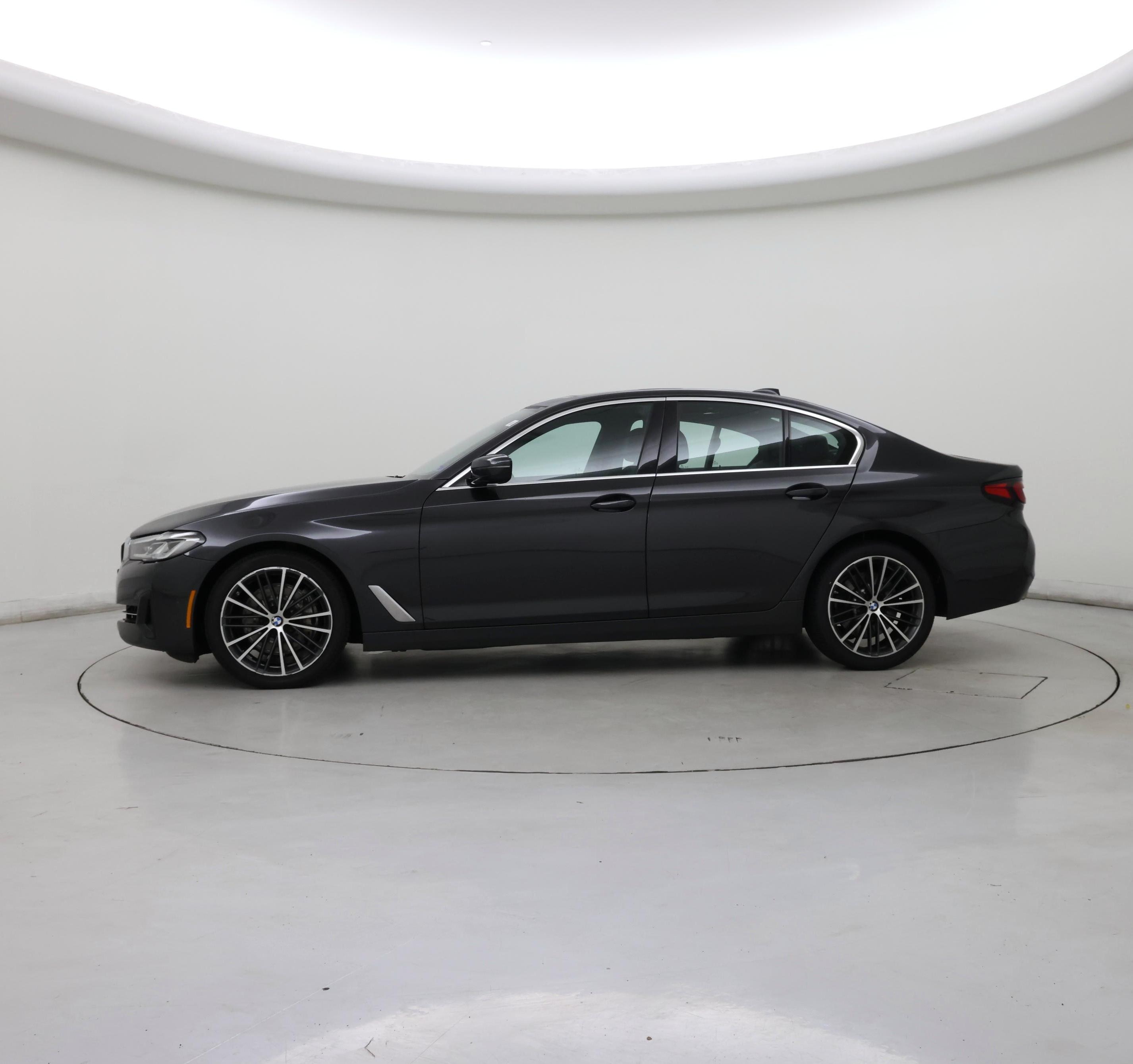 Thumbnail: 2023 BMW 5 Series - 3