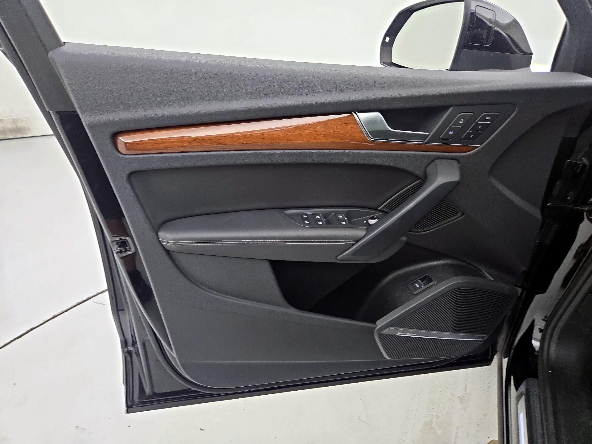 Thumbnail: 2023 Audi Q5 - 12