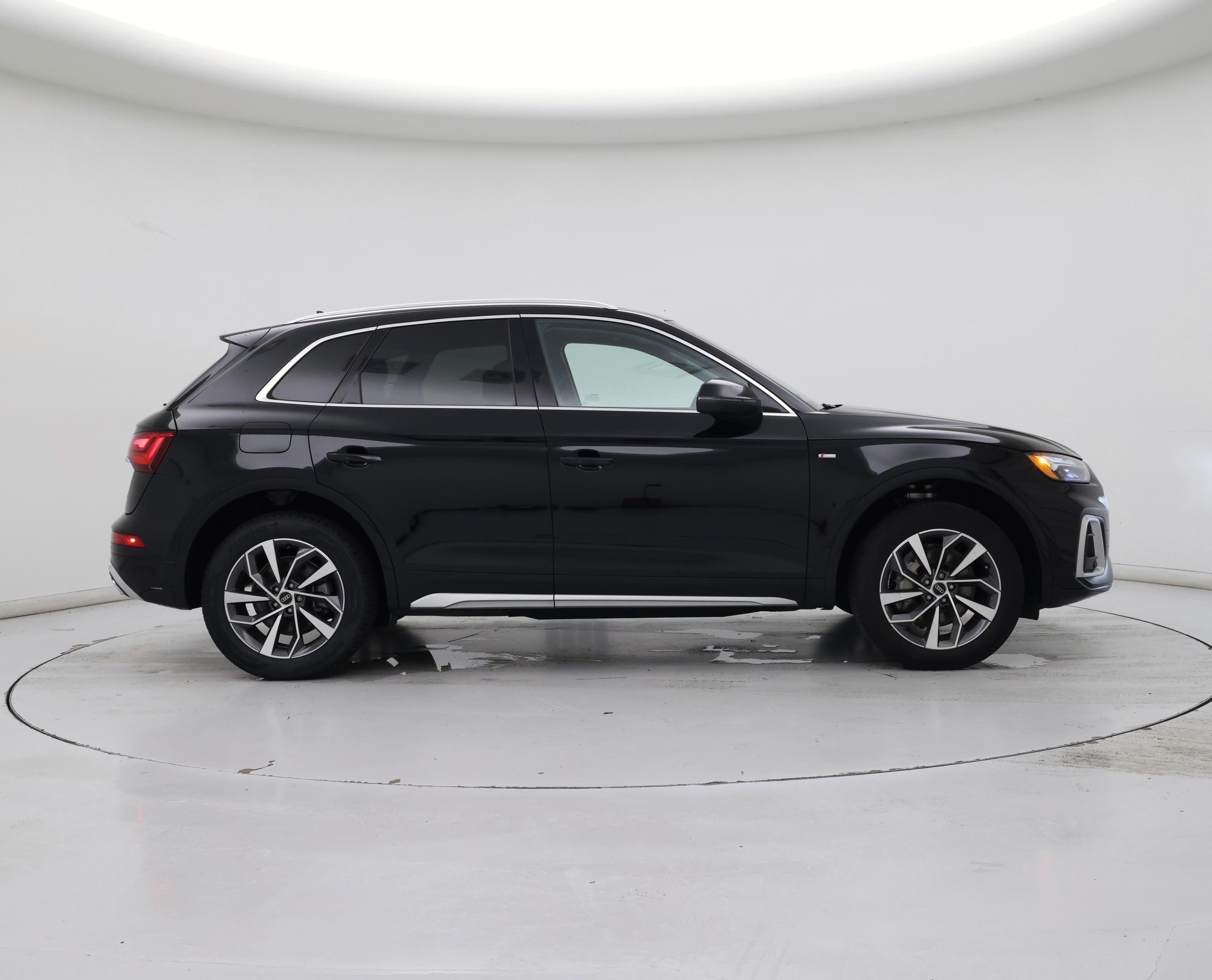 Thumbnail: 2023 Audi Q5 - 7