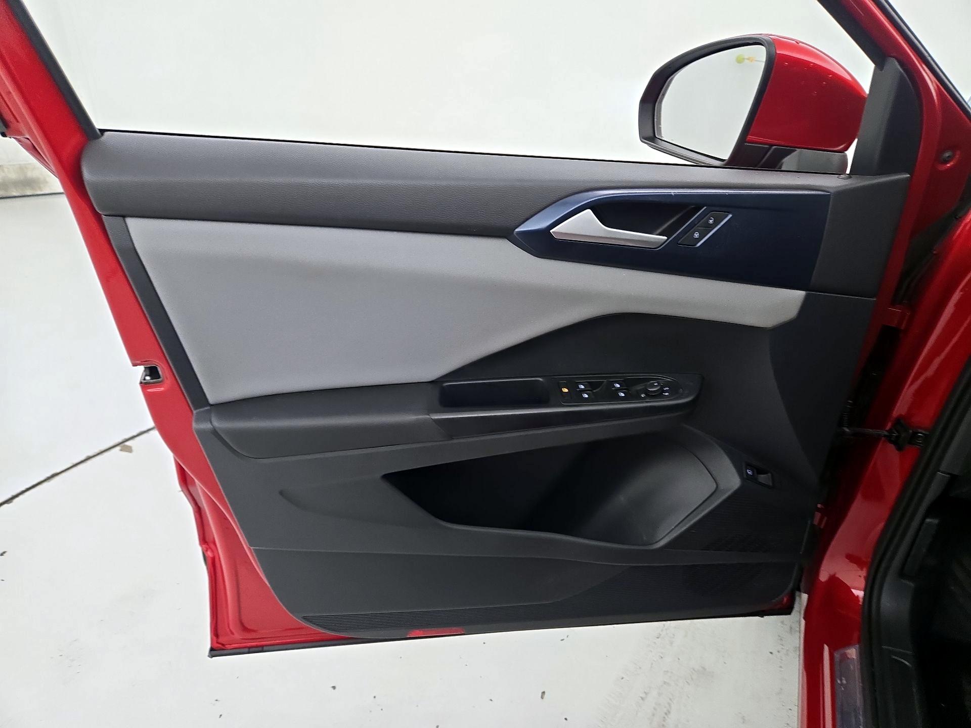 Thumbnail: 2023 Volkswagen Taos - 12