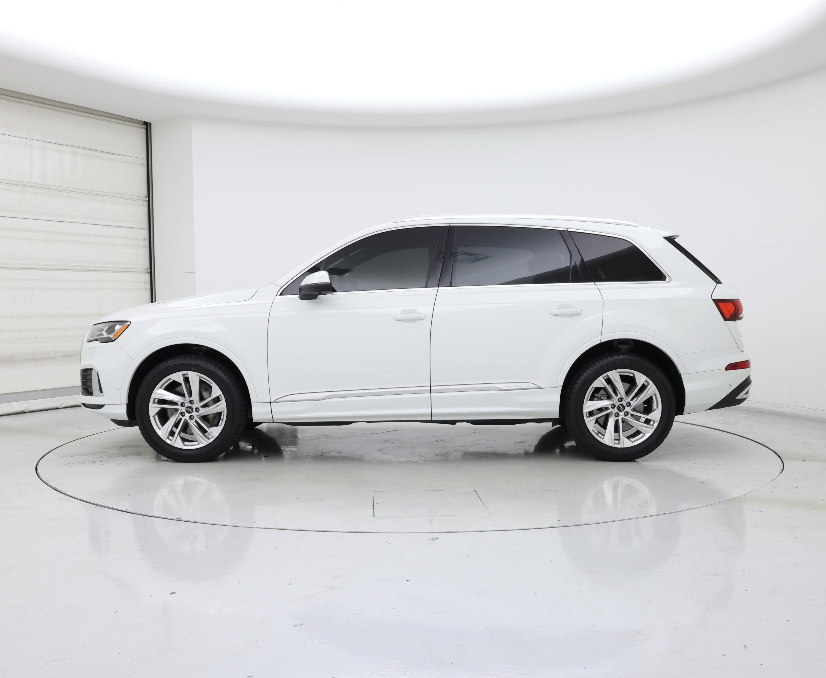 Thumbnail: 2023 Audi Q7 - 3