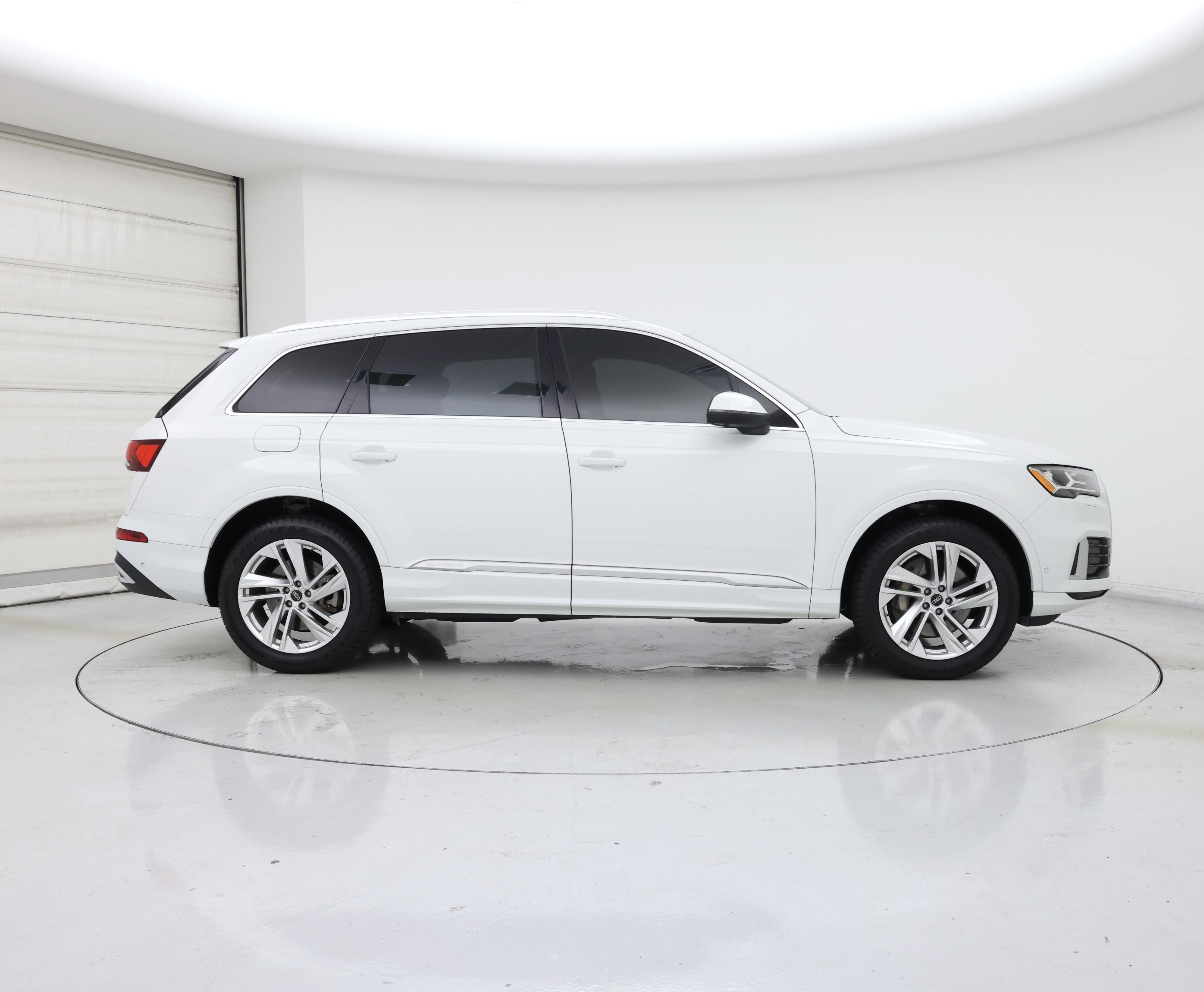 Thumbnail: 2023 Audi Q7 - 7