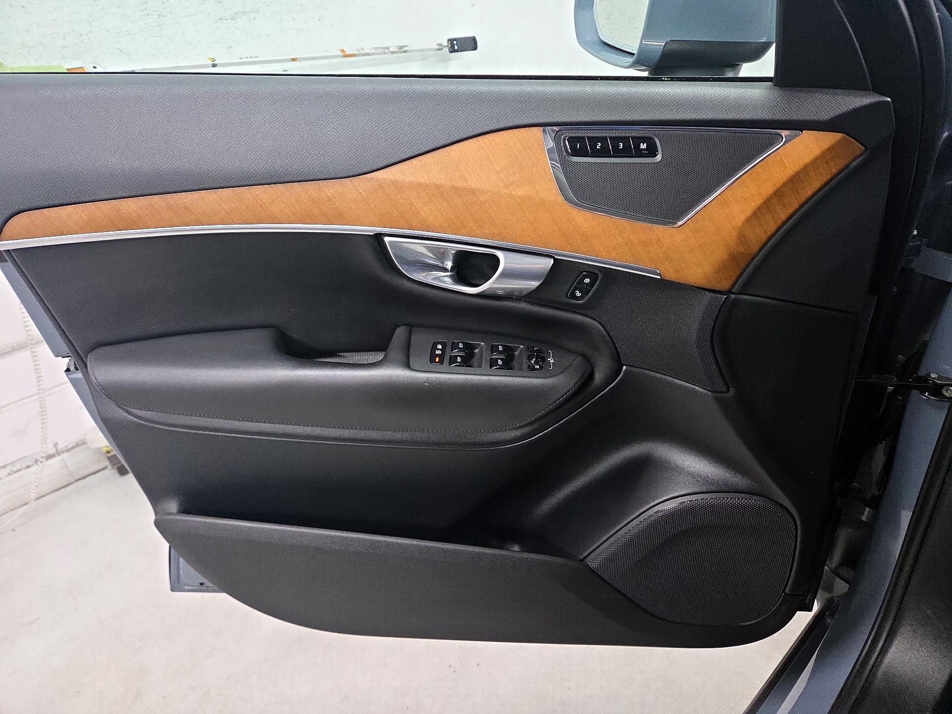 Thumbnail: 2023 Volvo XC90 - 12