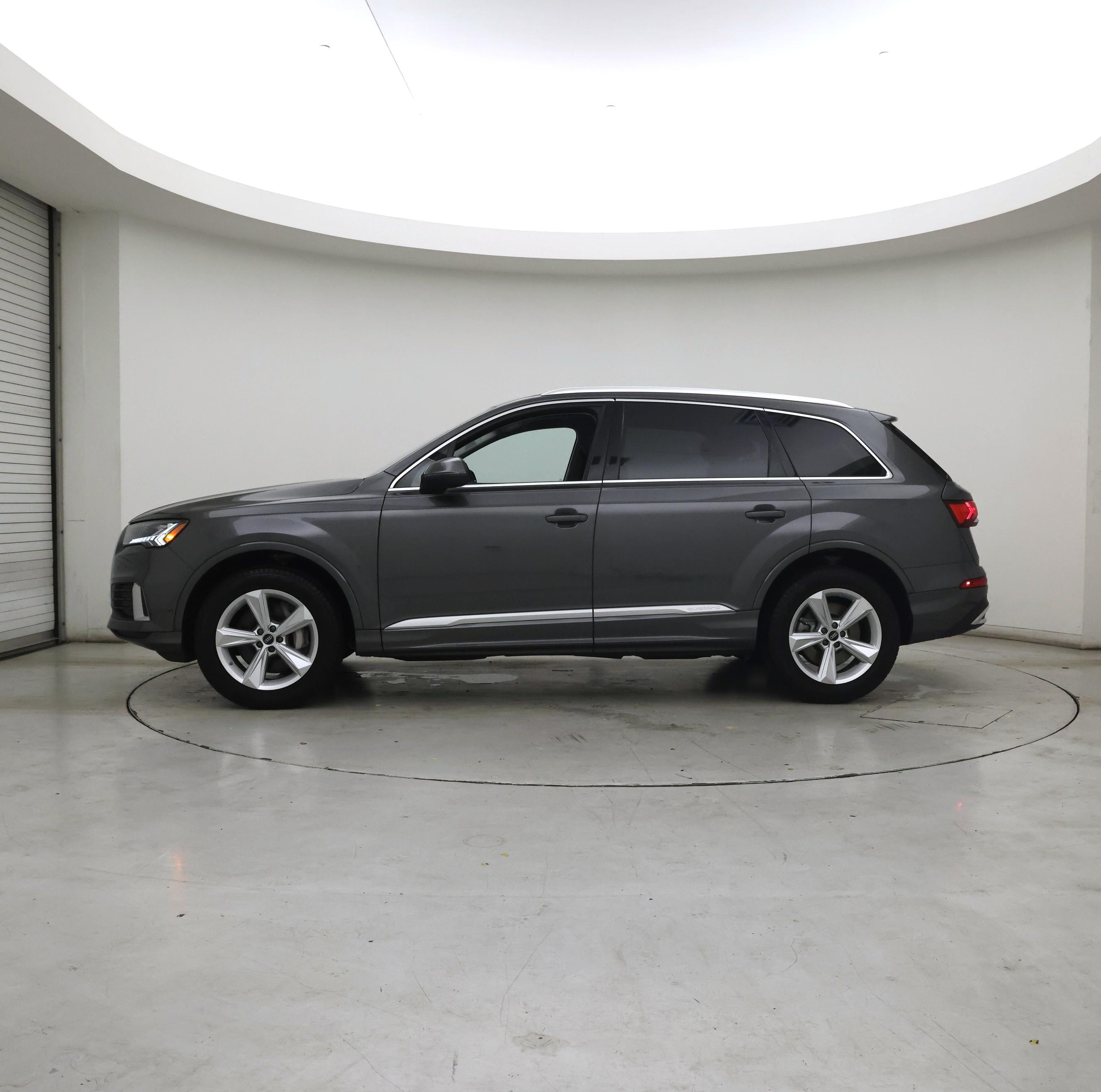 Thumbnail: 2023 Audi Q7 - 3