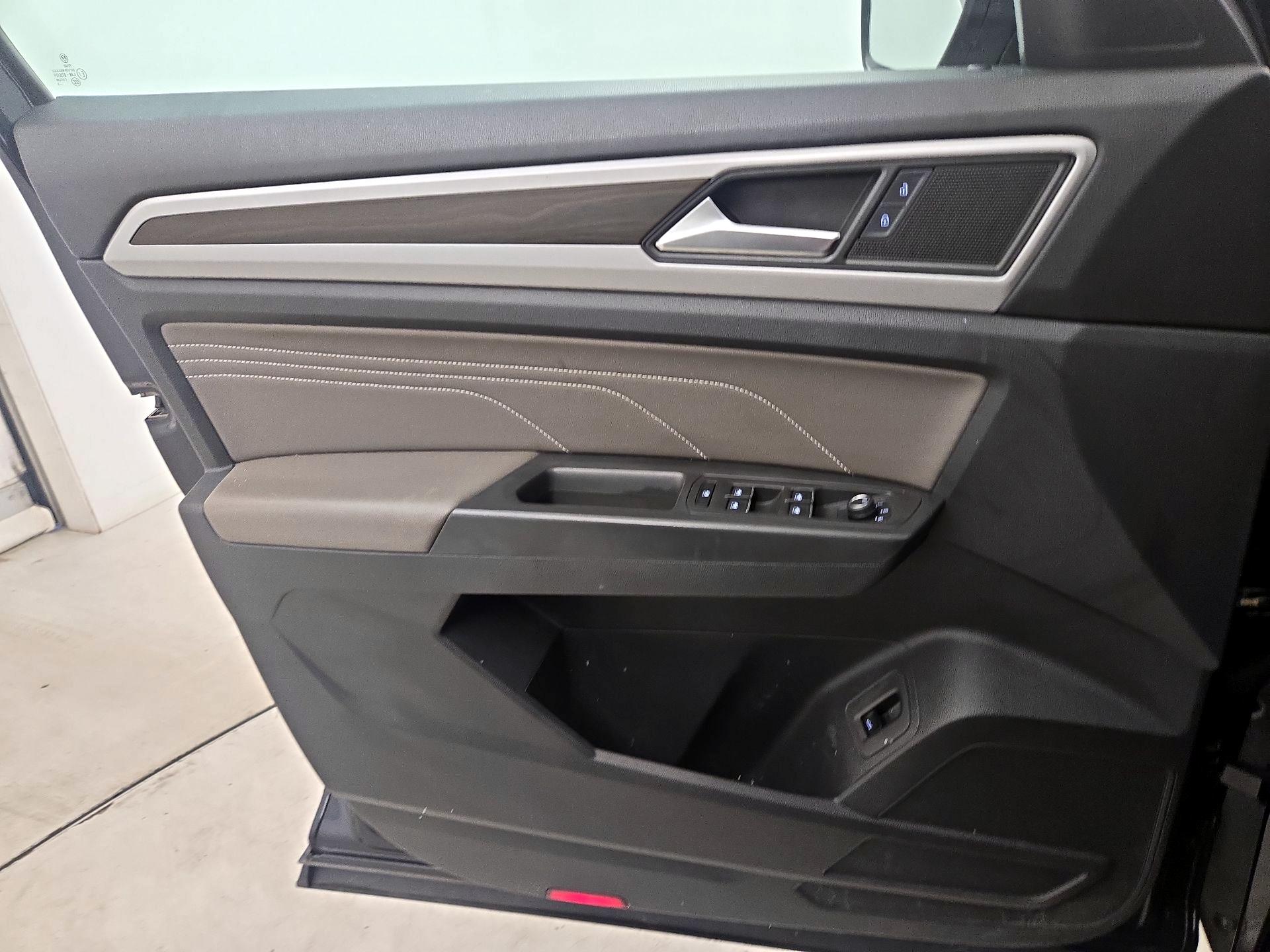 Thumbnail: 2023 Volkswagen Atlas - 12