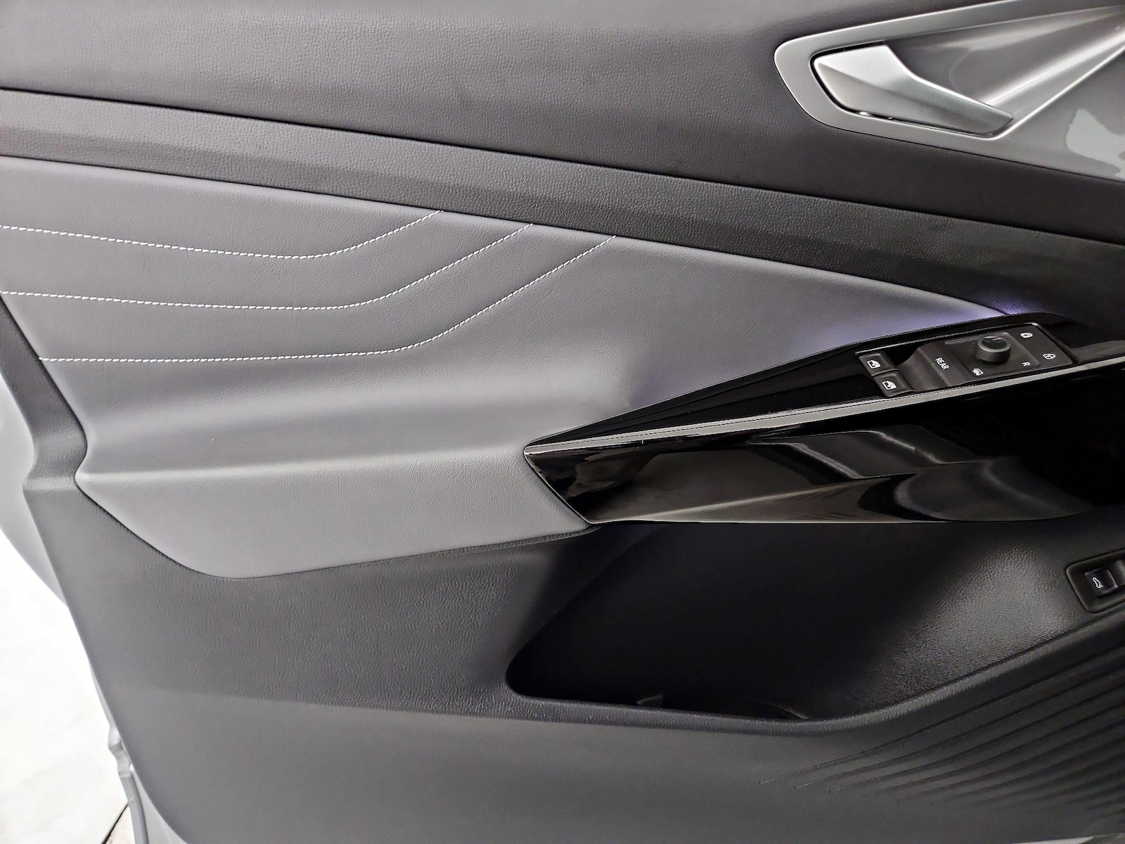 2023 Volkswagen ID.4 PRO S - Photo 11
